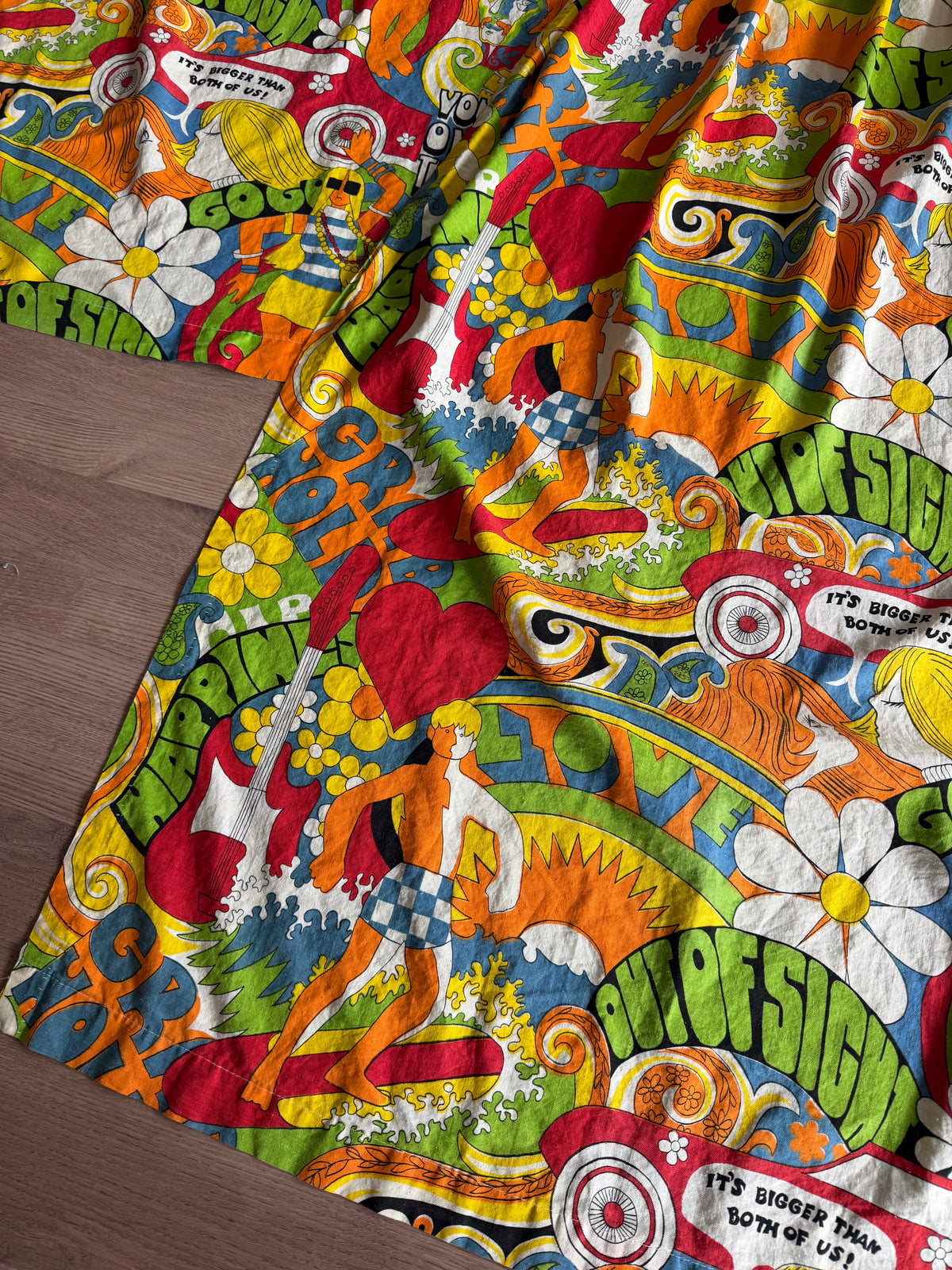1960s - 1970s Vintage Pair of Iconic Groovy Flower Power Hippie Cotton Curtains