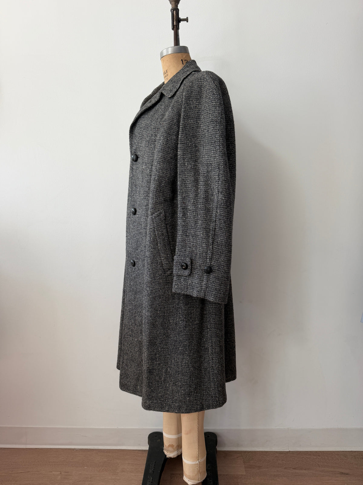 1960s Vintage Gray Harris Tweed Scottish Wool Coat