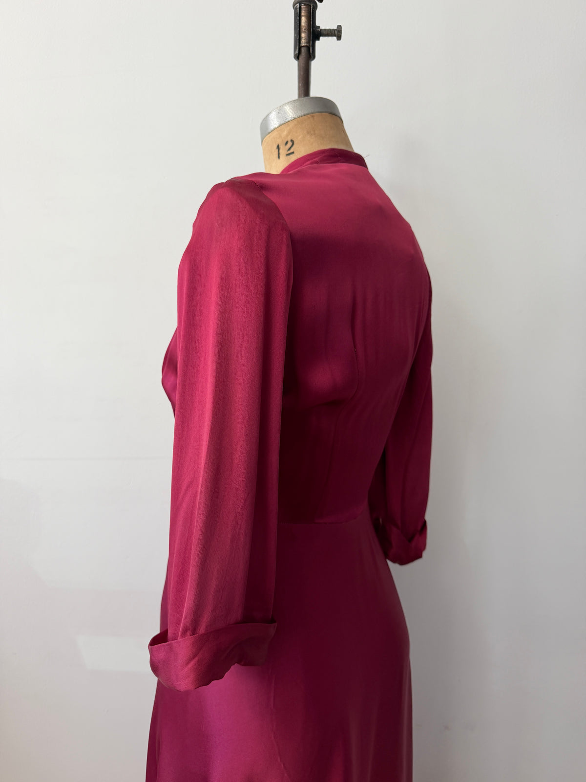1940s Vintage Satin Plum Robe with Shell Buttons Old Hollywood Style