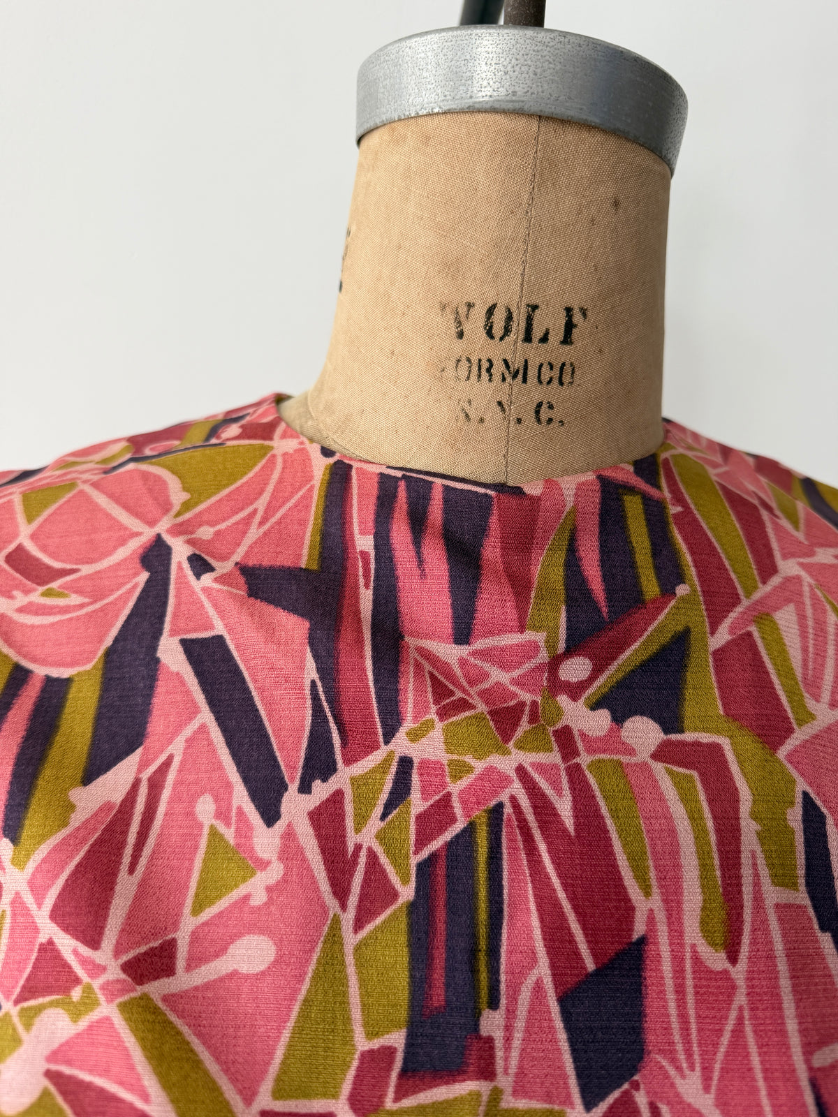 1960s Vintage Mod Abstract Print Shattering Glass A-line Dress