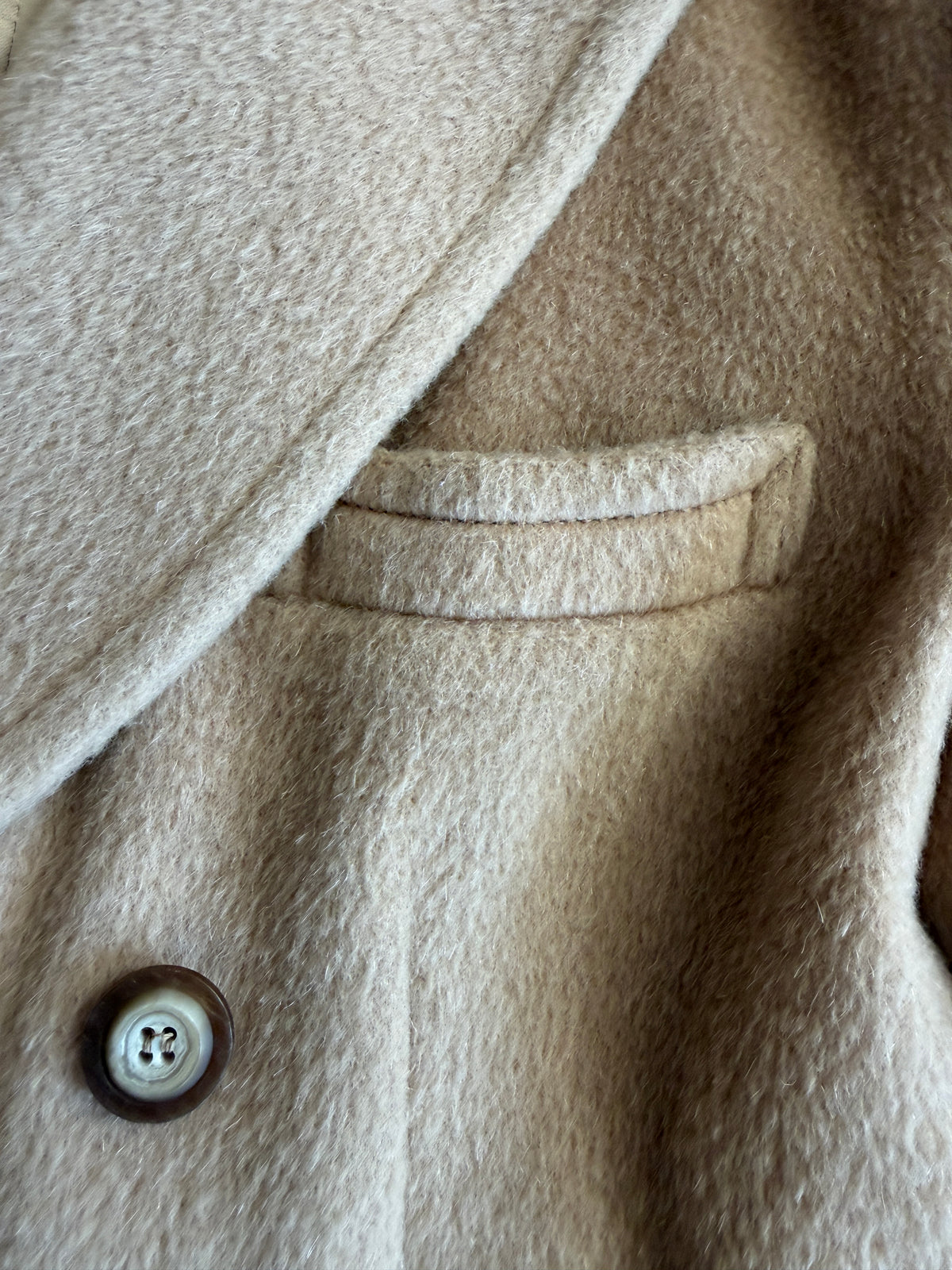 1970s Vintage Wide Lapel Lakeland Camel Wool Dress Coat