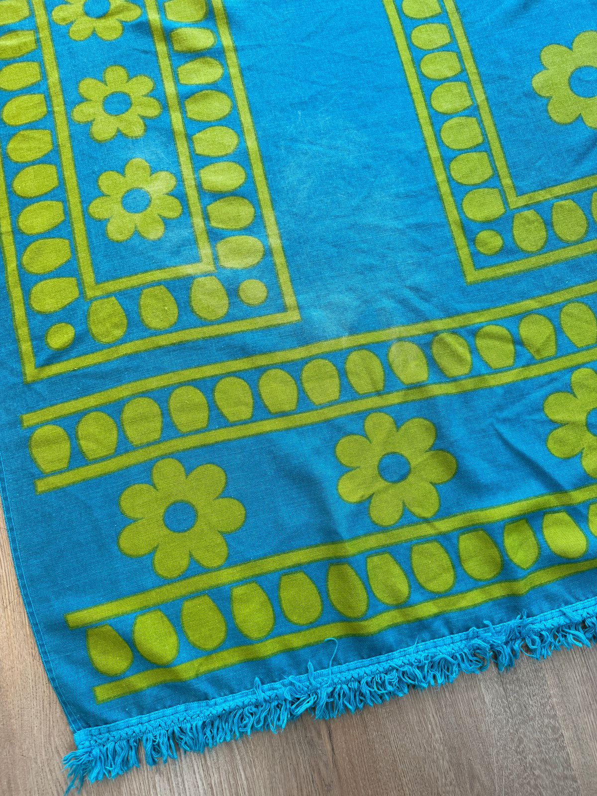 Late 1960s - early 1970s Vintage Sunflower by Cannon Bedspread Tapestry Blanket - Full Size
