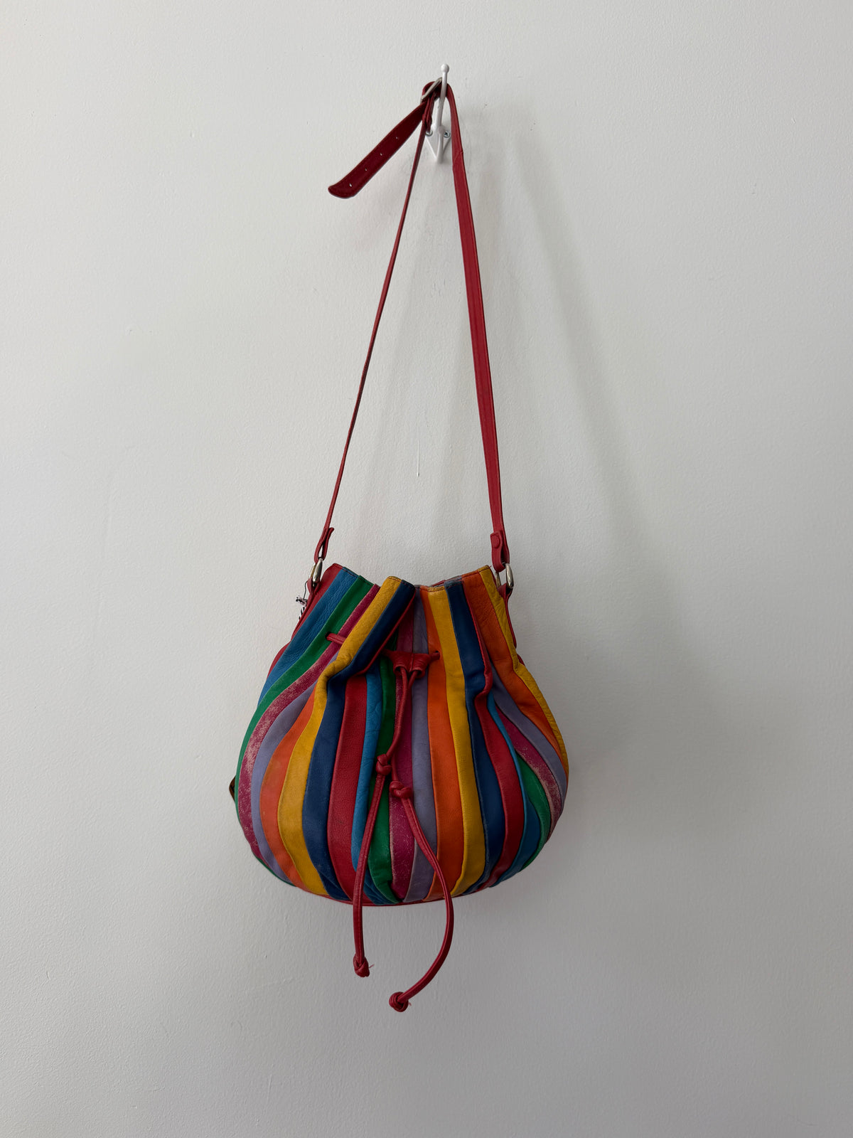 1980s Vintage Hot Air Balloon Leather Pouch Crossbody Purse by Brio!
