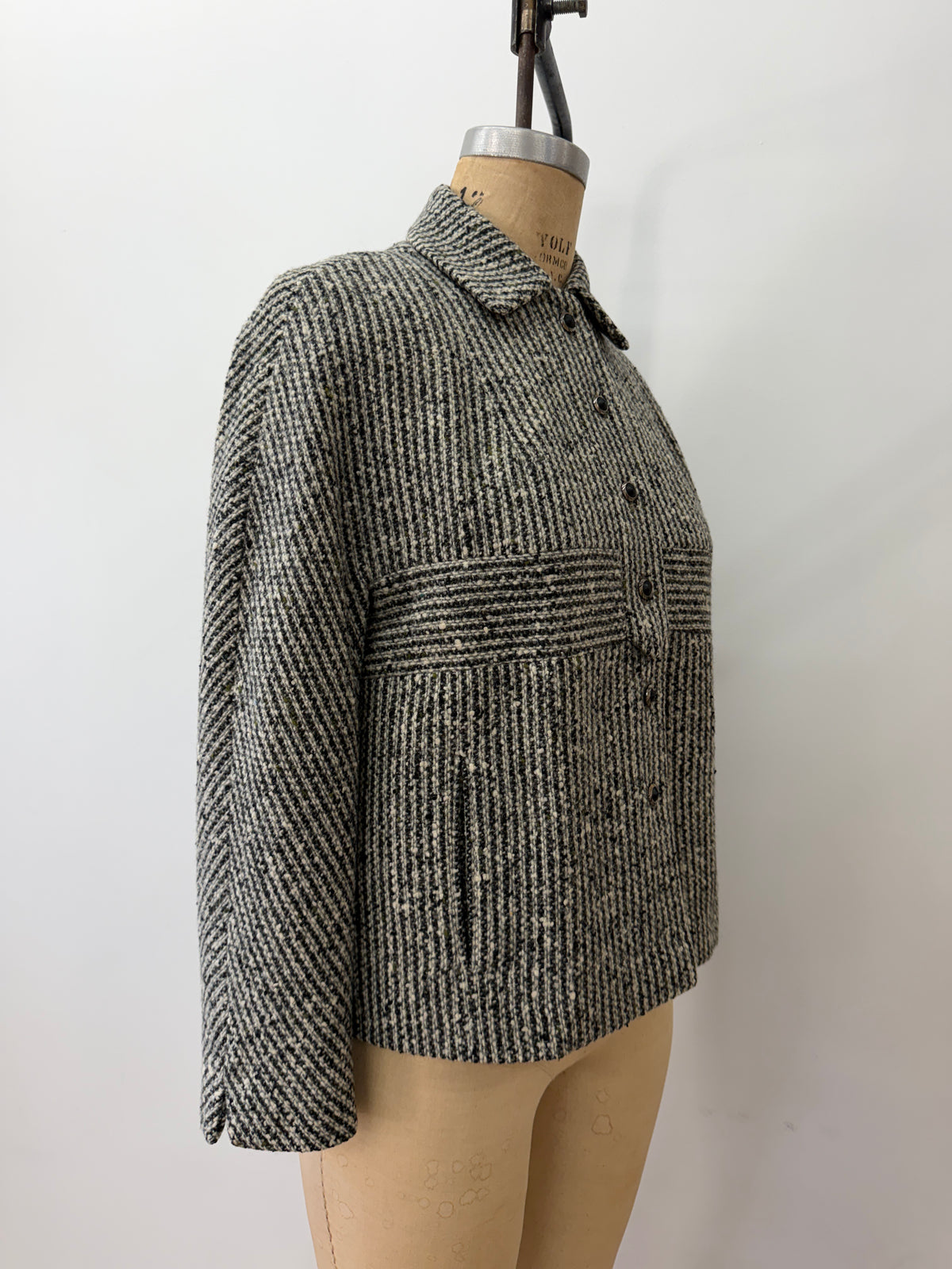 1950s Vintage Grey Wool Bouclé Tweed Cropped Jacket