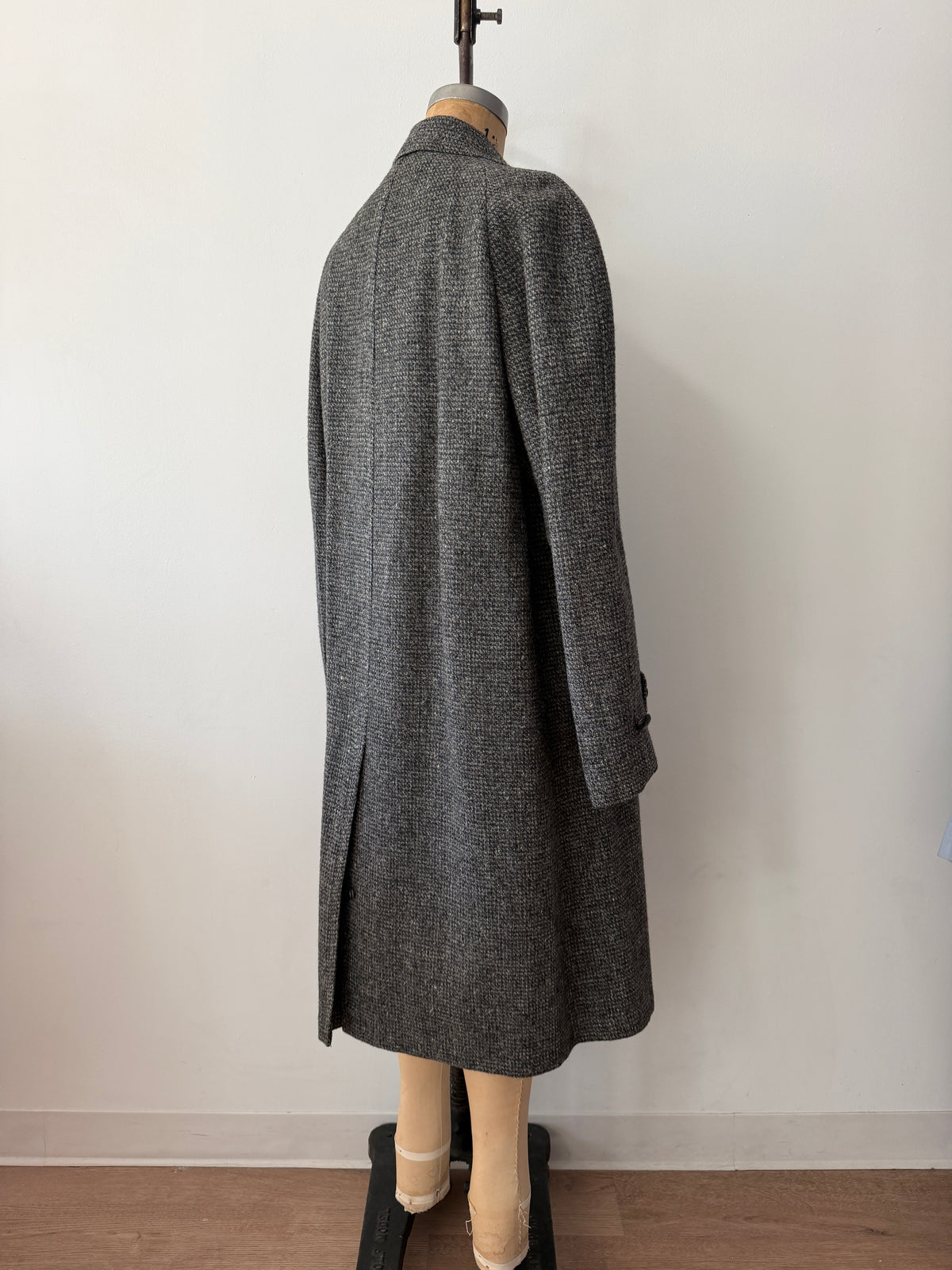 1960s Vintage Gray Harris Tweed Scottish Wool Coat