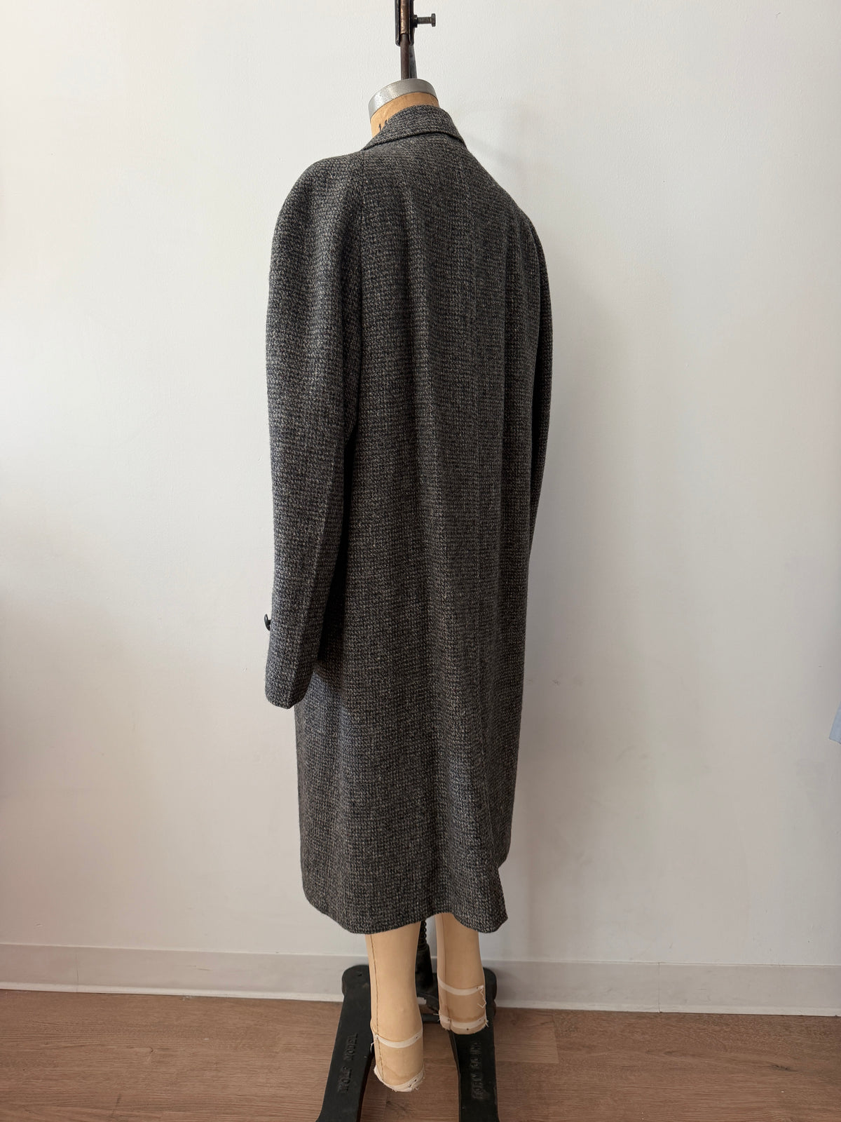 1960s Vintage Gray Harris Tweed Scottish Wool Coat