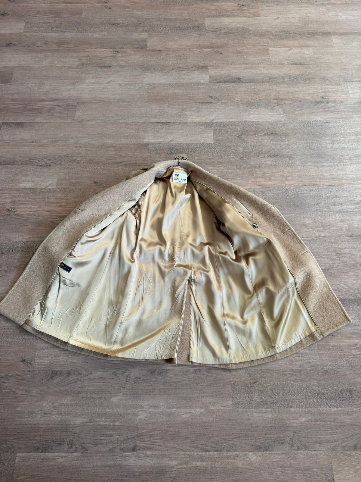 1970s Vintage Wide Lapel Lakeland Camel Wool Dress Coat