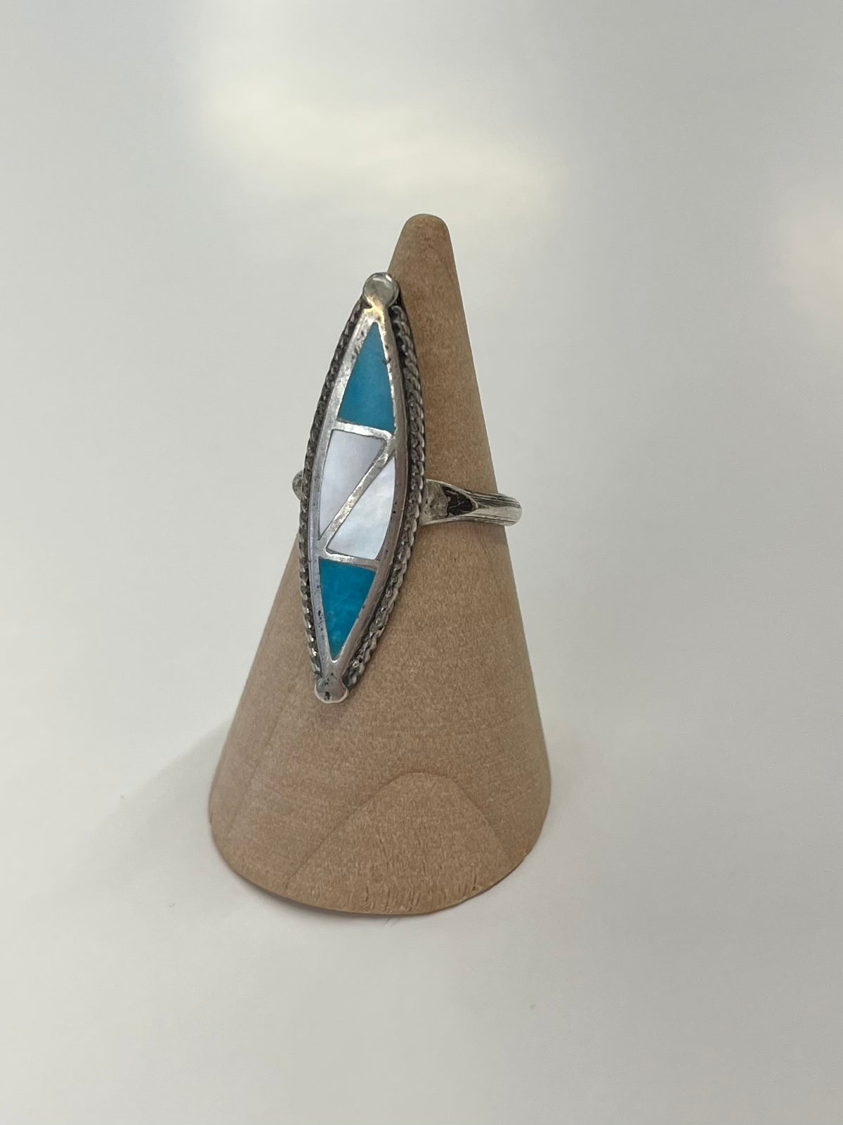 1970s Vintage Turquoise  and Mother of Pearl Inlay Ring - Size 5.5
