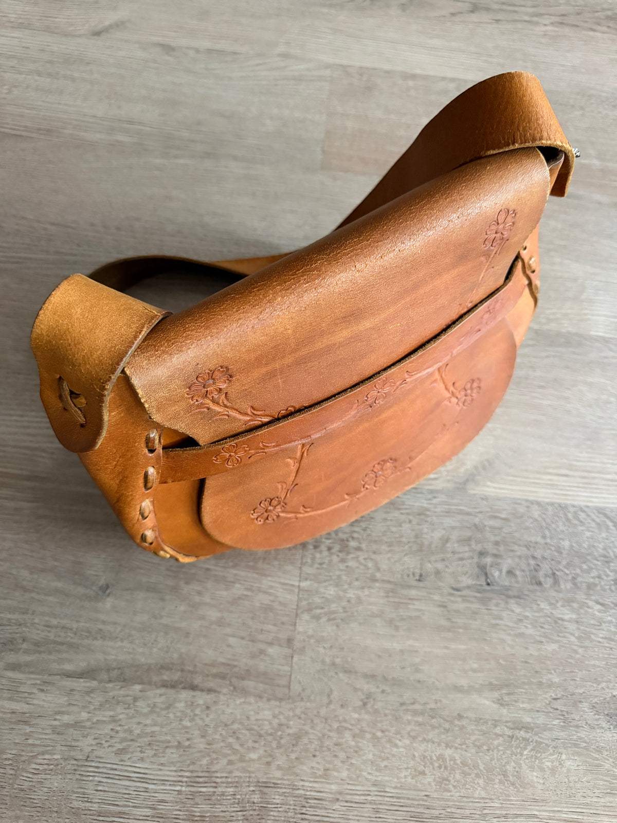 1970s Vintage Handmade Tooled Leather Purse