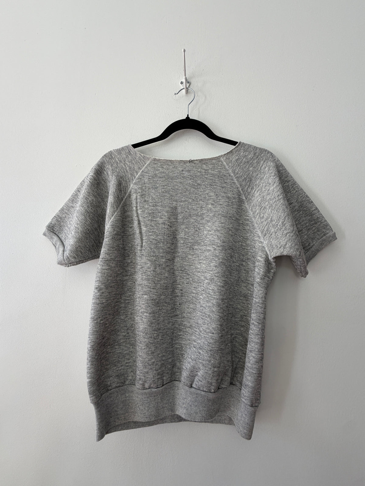 1970s Vintage Heathered Grey U.S. Navy Cut-off Raglan Short Sleeved Crewneck Sweatshirt