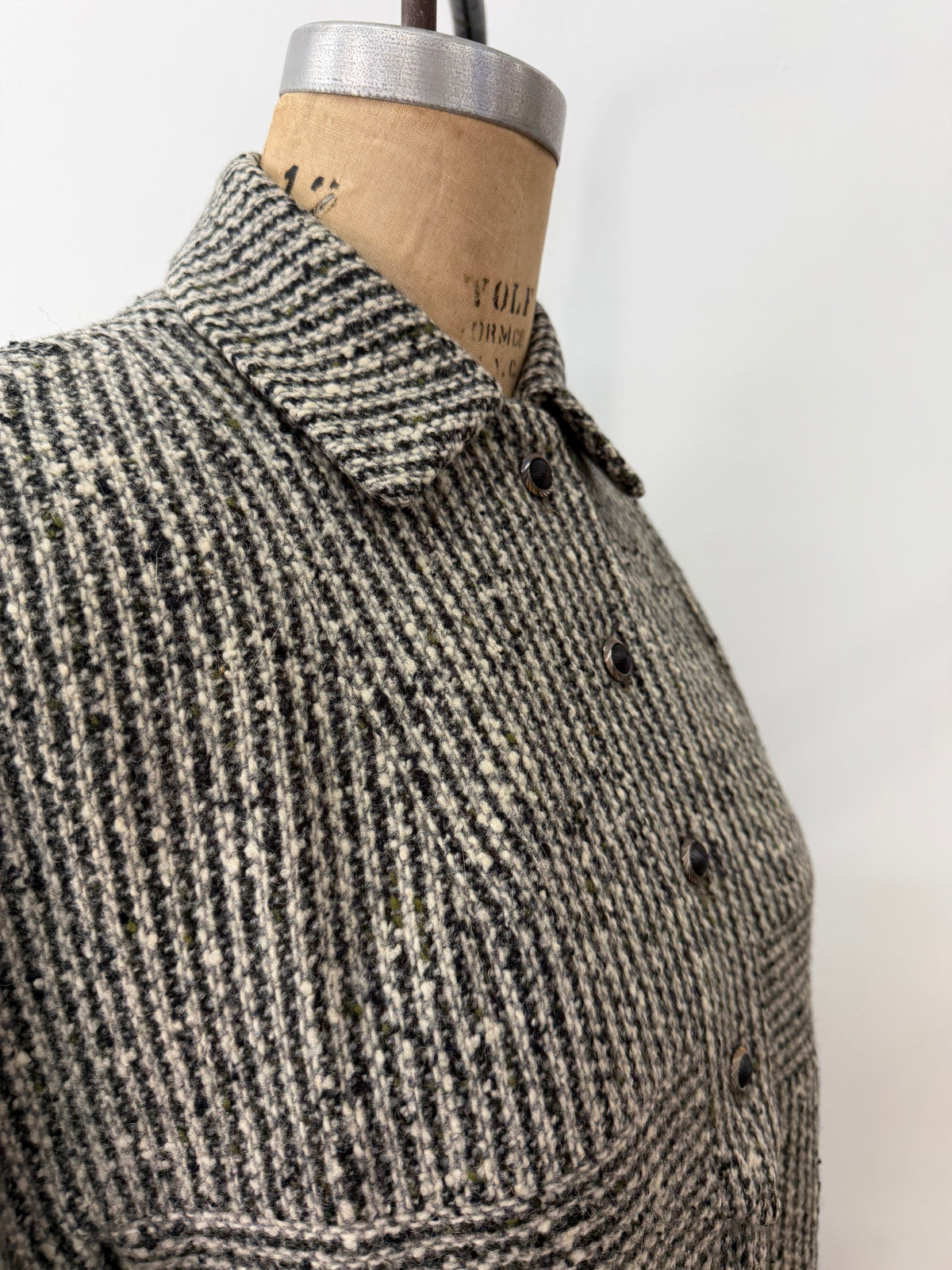 1950s Vintage Grey Wool Bouclé Tweed Cropped Jacket