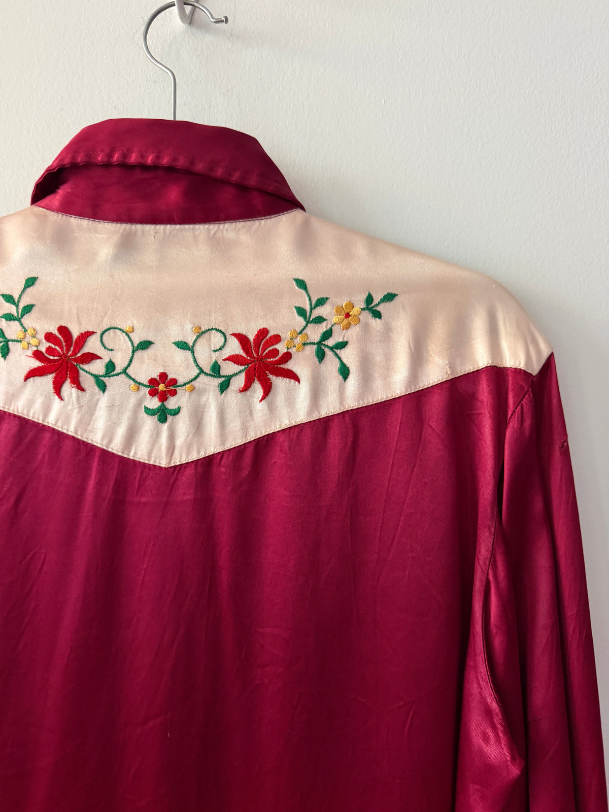 1950s Vintage Triple LLL Brand Western Embroidered Flower Western Satin Rayon Pearl Snap Shirt