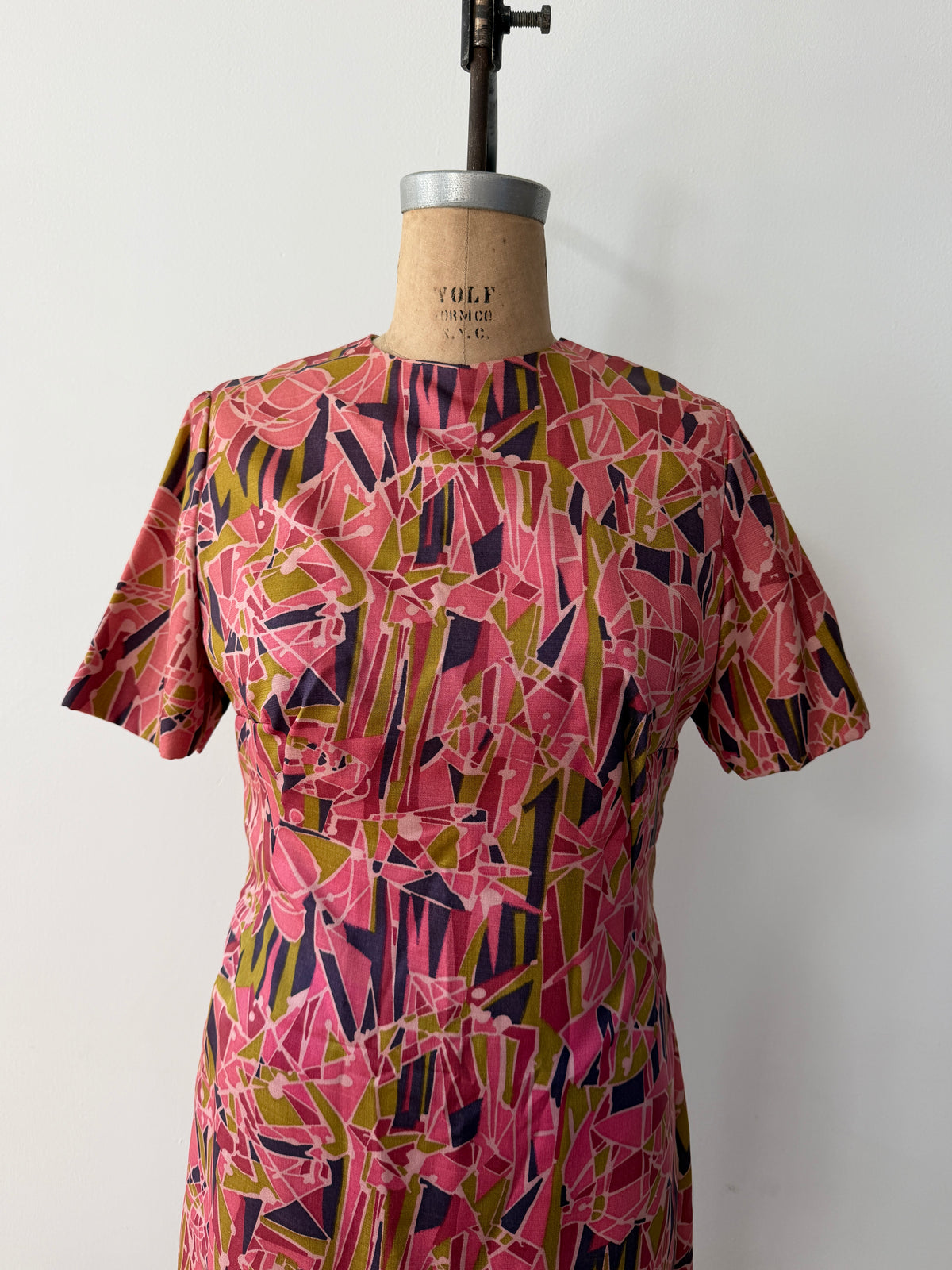 1960s Vintage Mod Abstract Print Shattering Glass A-line Dress