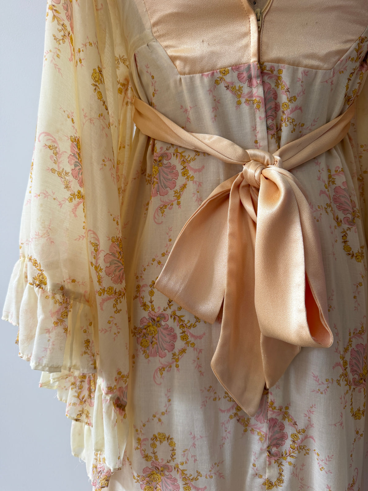 1970s Vintage Gunne Sax by Jessica Angel Kimono Bell Sleeve Maxi Wedding Bridal Dress in Seashell Siren Print