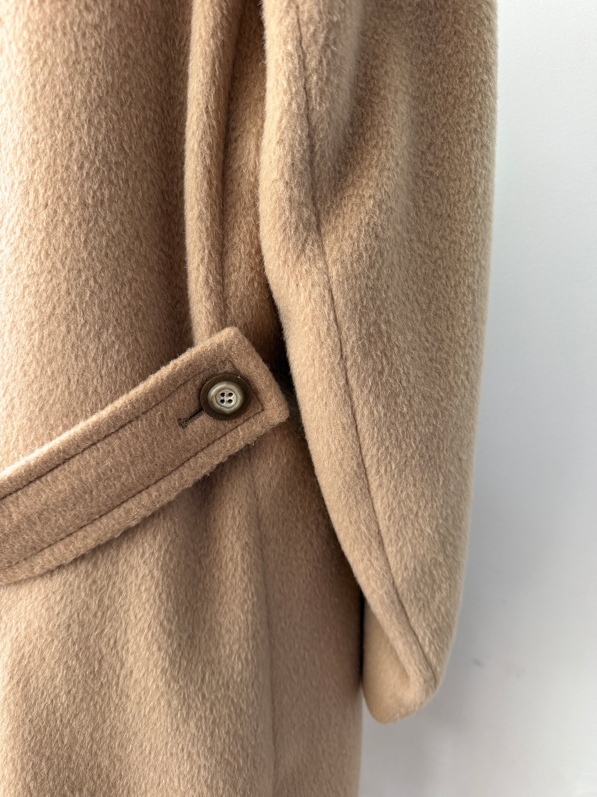 1970s Vintage Wide Lapel Lakeland Camel Wool Dress Coat