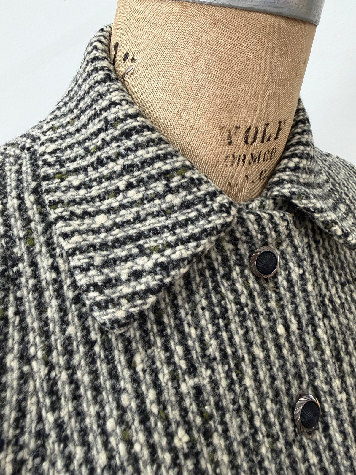 1950s Vintage Grey Wool Bouclé Tweed Cropped Jacket