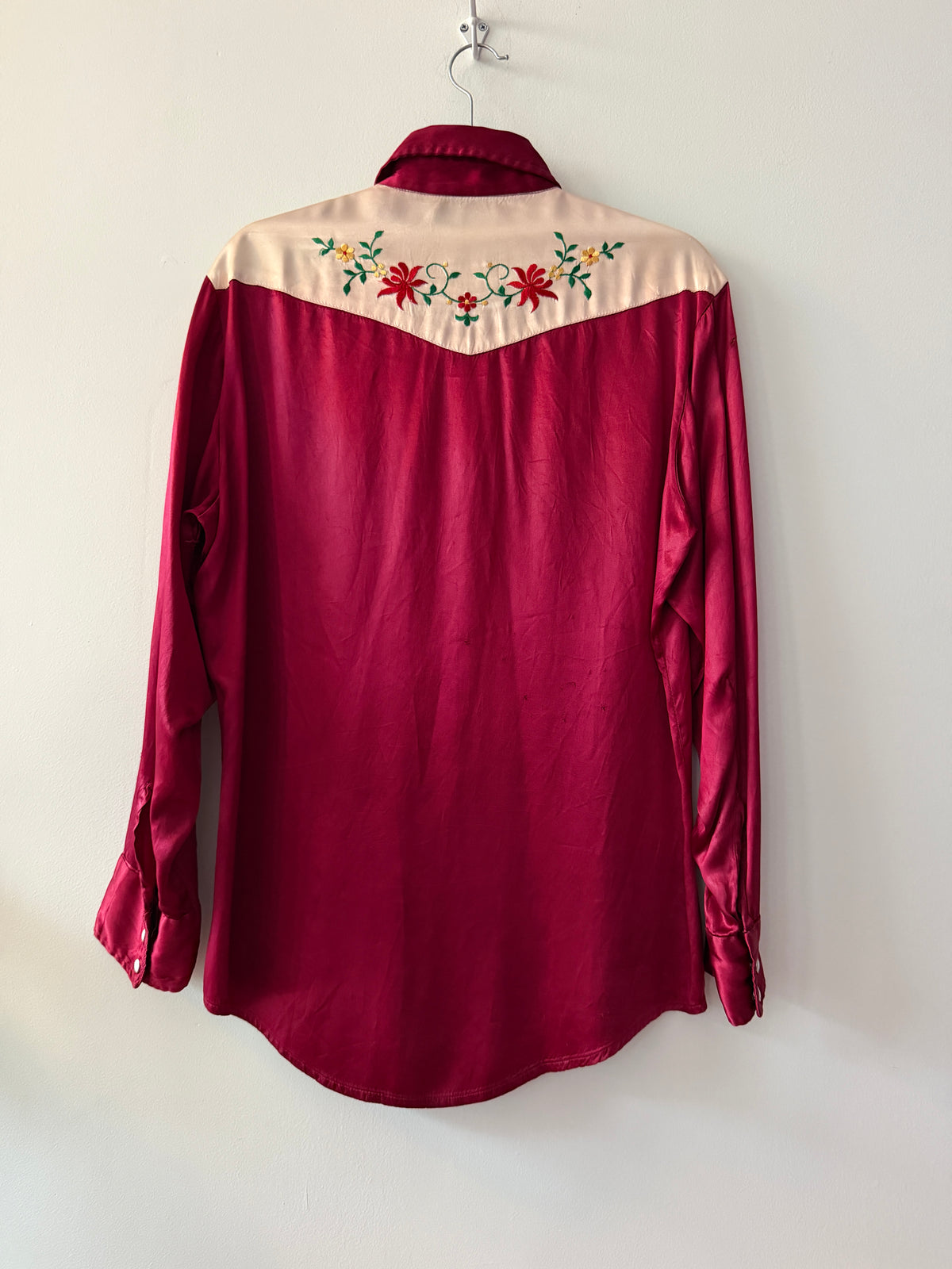 1950s Vintage Triple LLL Brand Western Embroidered Flower Western Satin Rayon Pearl Snap Shirt