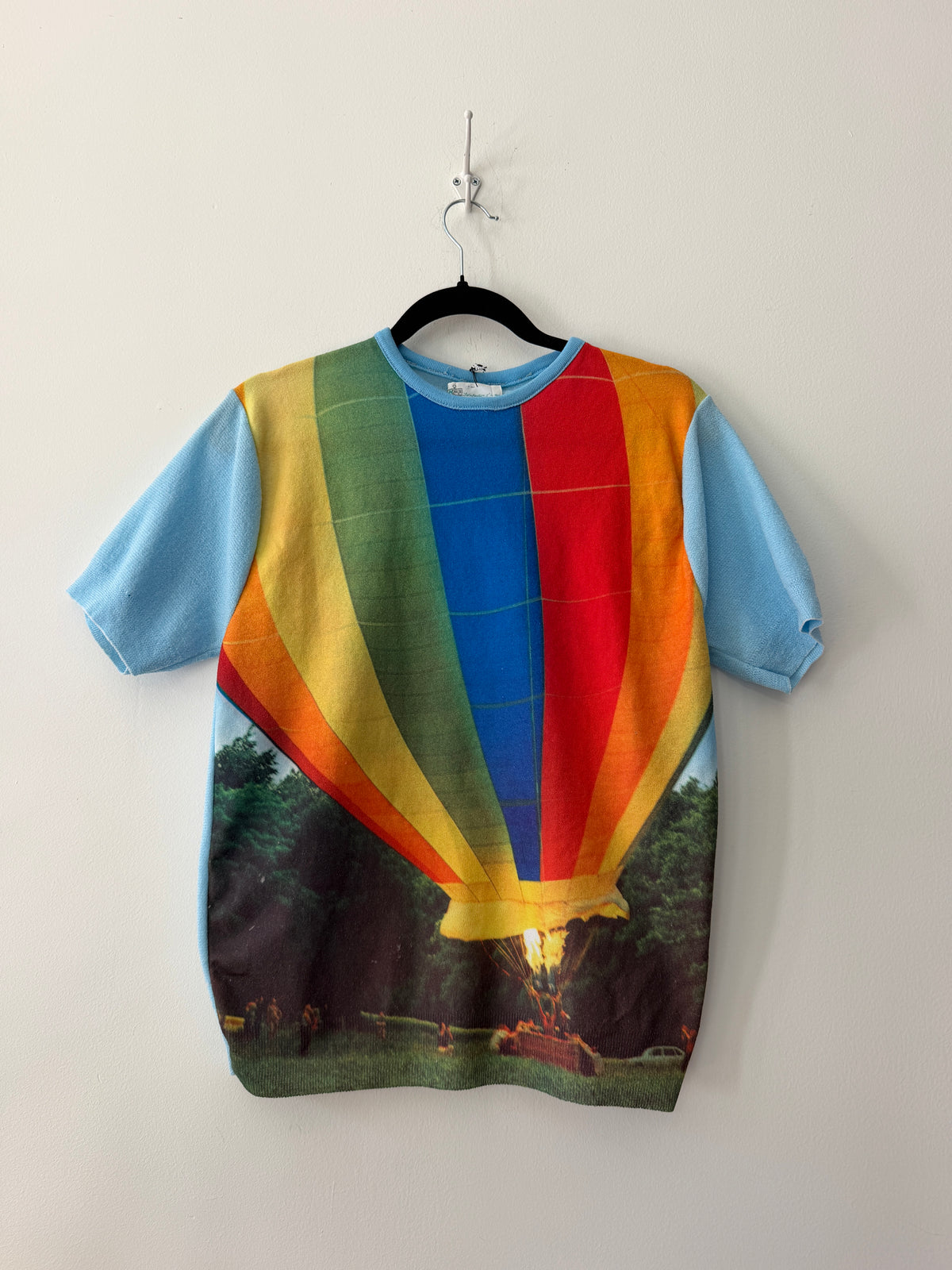 1970s - 1980s Vintage Hot Air Balloon Photorealist Print Shirt