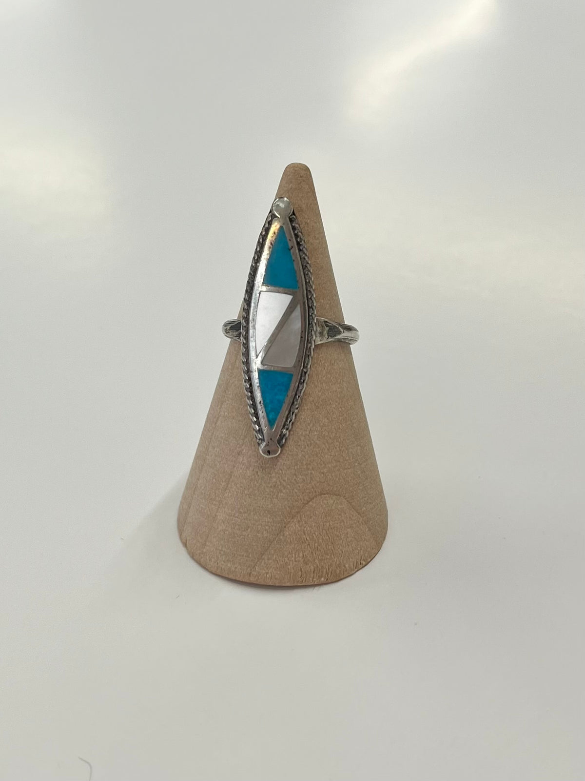 1970s Vintage Turquoise  and Mother of Pearl Inlay Ring - Size 5.5