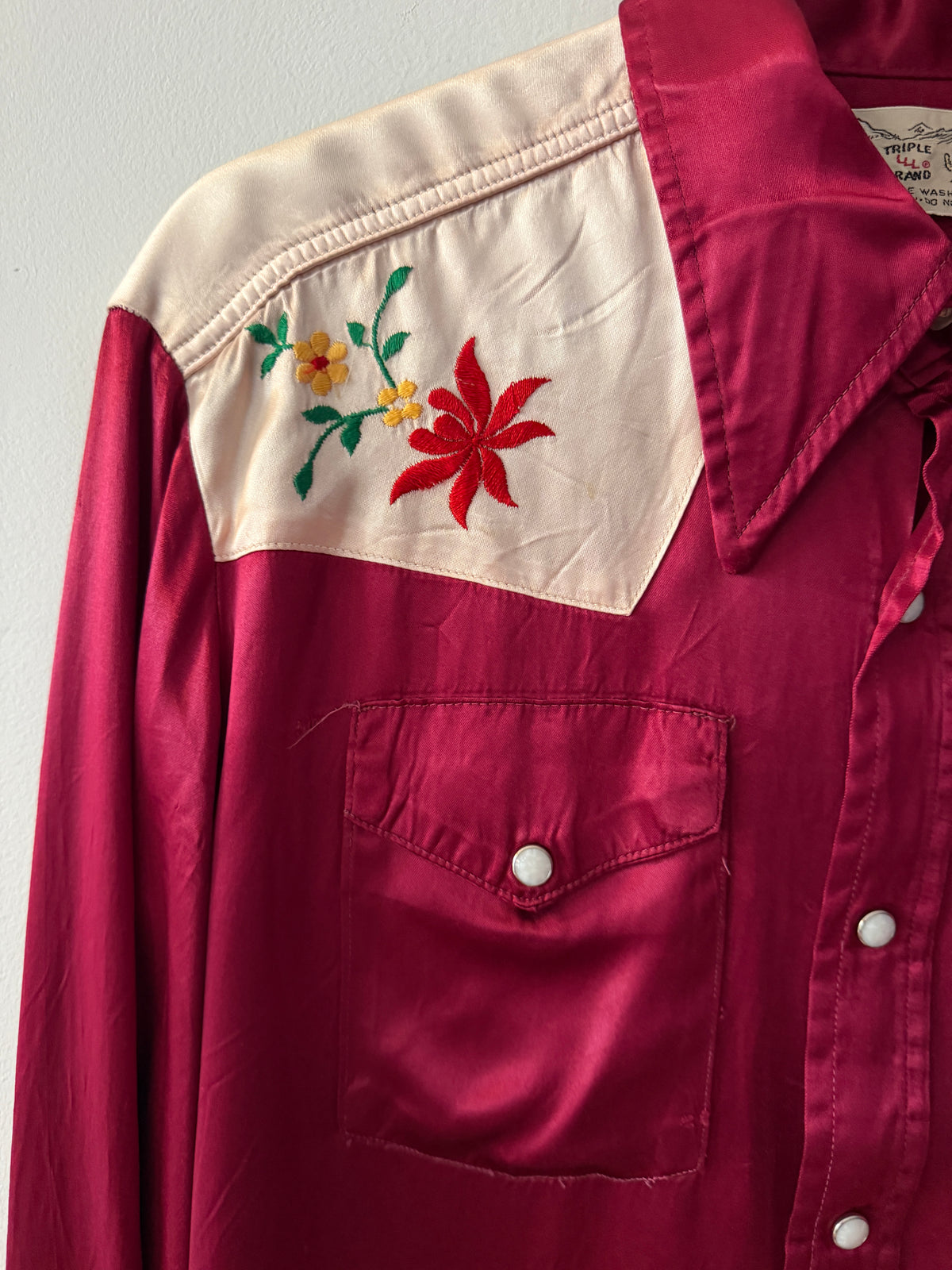 1950s Vintage Triple LLL Brand Western Embroidered Flower Western Satin Rayon Pearl Snap Shirt