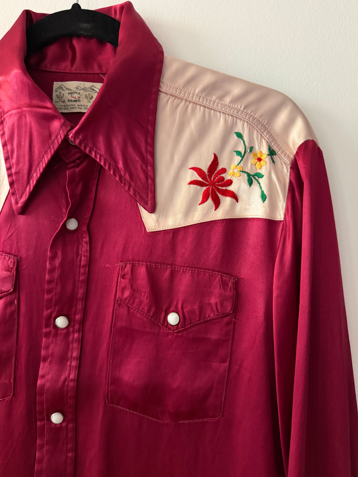 1950s Vintage Triple LLL Brand Western Embroidered Flower Western Satin Rayon Pearl Snap Shirt