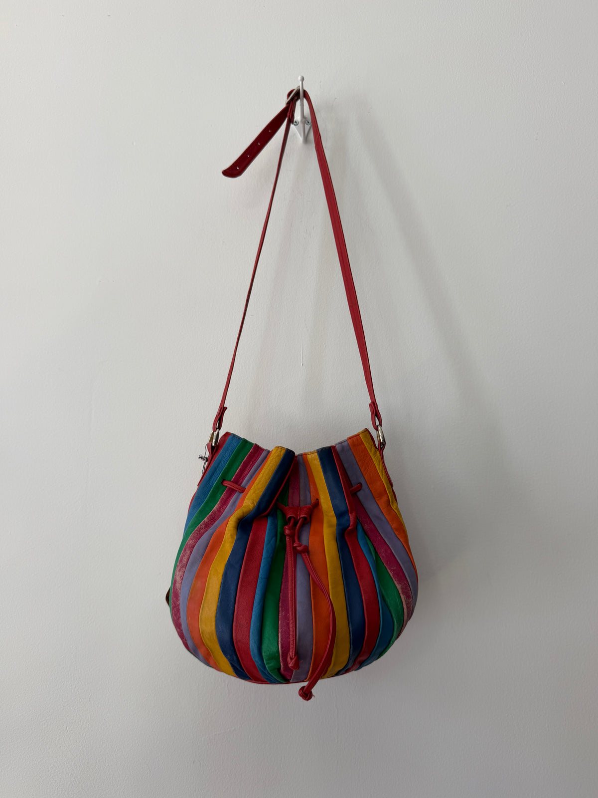 1980s Vintage Hot Air Balloon Leather Pouch Crossbody Purse by Brio!