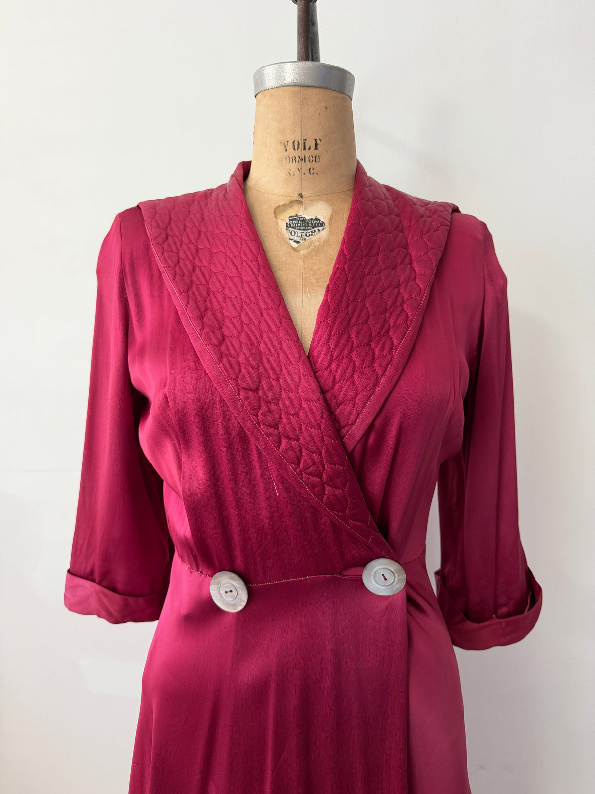 1940s Vintage Satin Plum Robe with Shell Buttons Old Hollywood Style