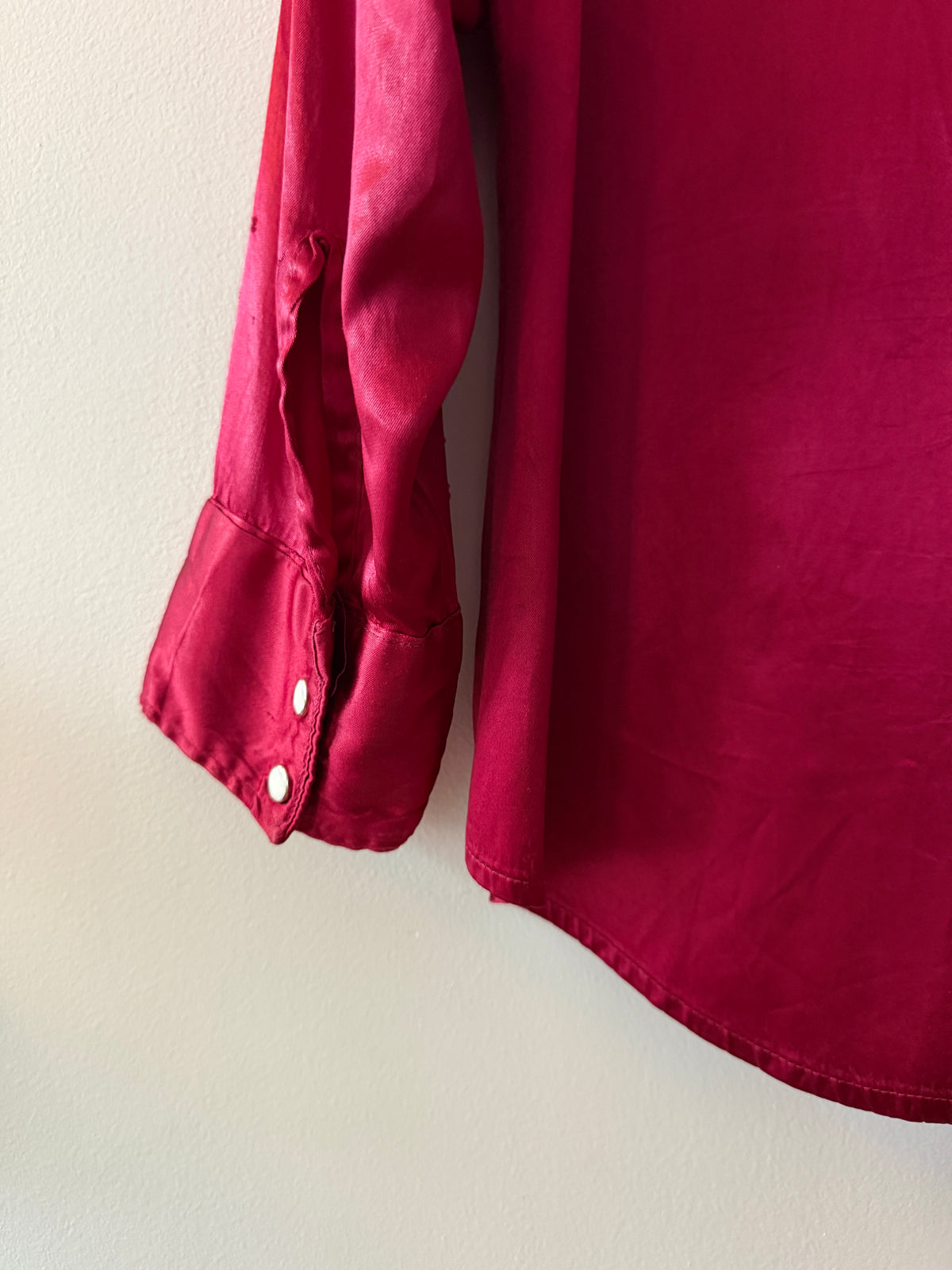 1950s Vintage Triple LLL Brand Western Embroidered Flower Western Satin Rayon Pearl Snap Shirt