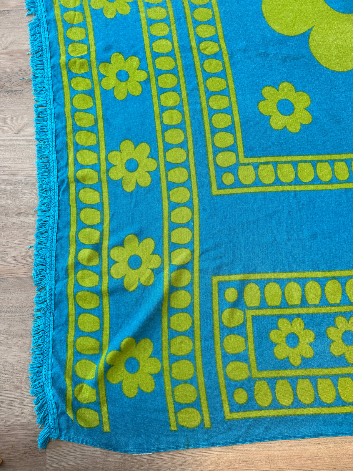 Late 1960s - early 1970s Vintage Sunflower by Cannon Bedspread Tapestry Blanket - Full Size
