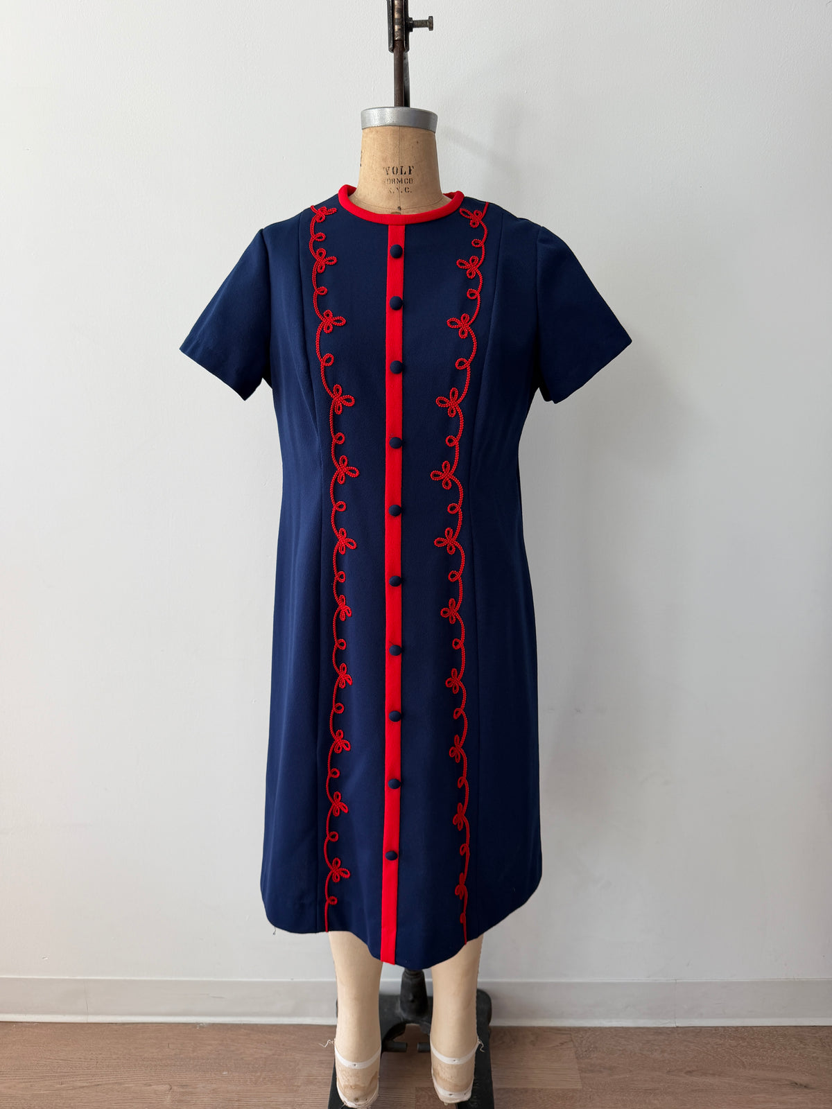 1970s Vintage Mod Navy w/ Red Scalloped Trim A-Line Dress