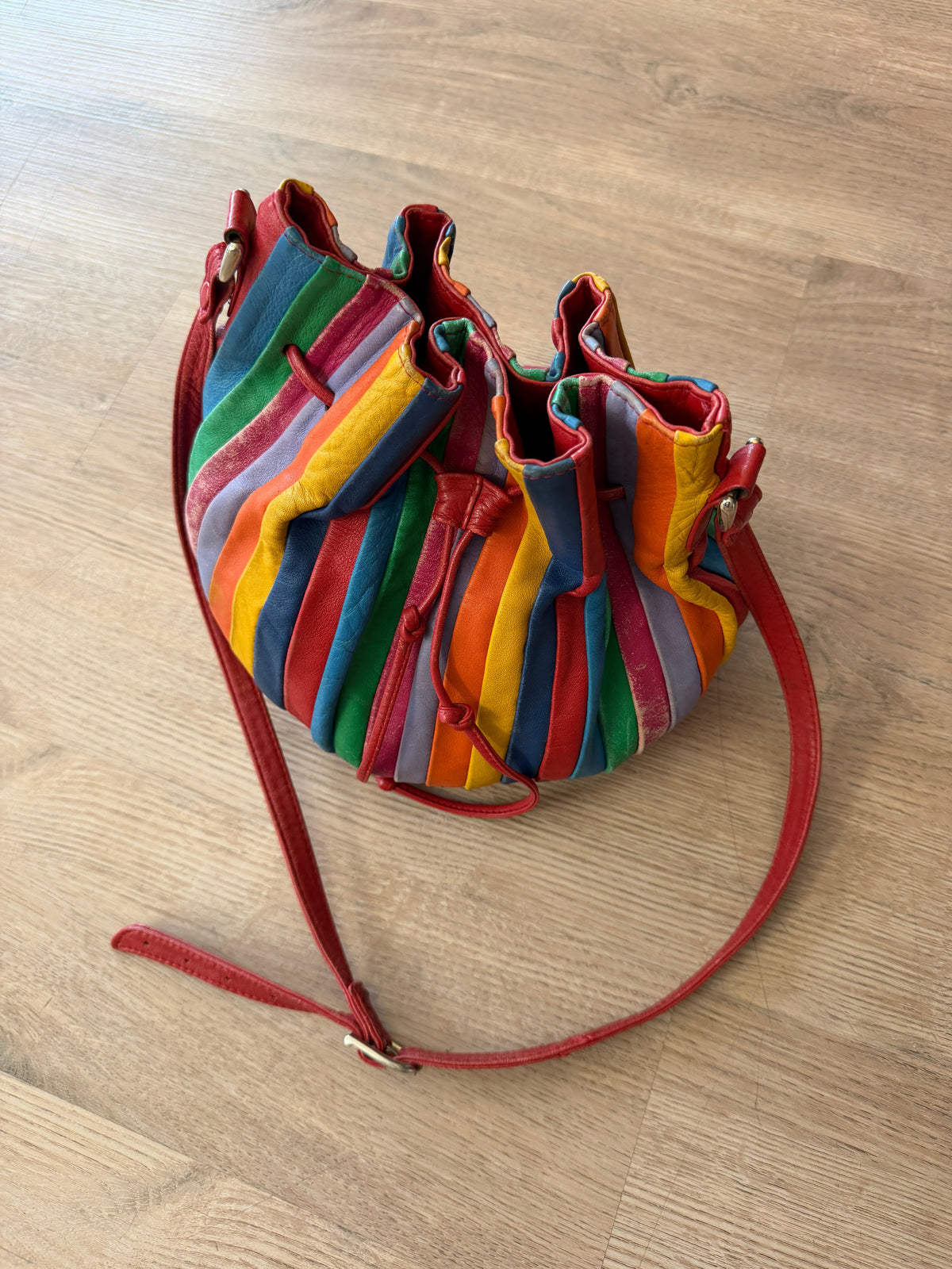 1980s Vintage Hot Air Balloon Leather Pouch Crossbody Purse by Brio!