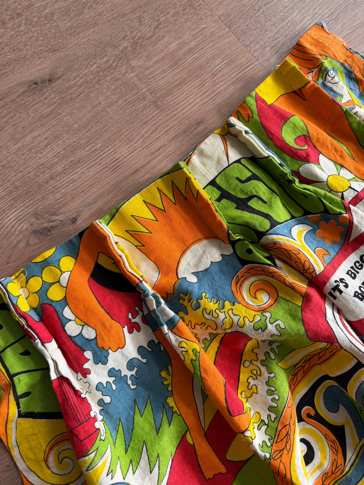 1960s - 1970s Vintage Pair of Iconic Groovy Flower Power Hippie Cotton Curtains