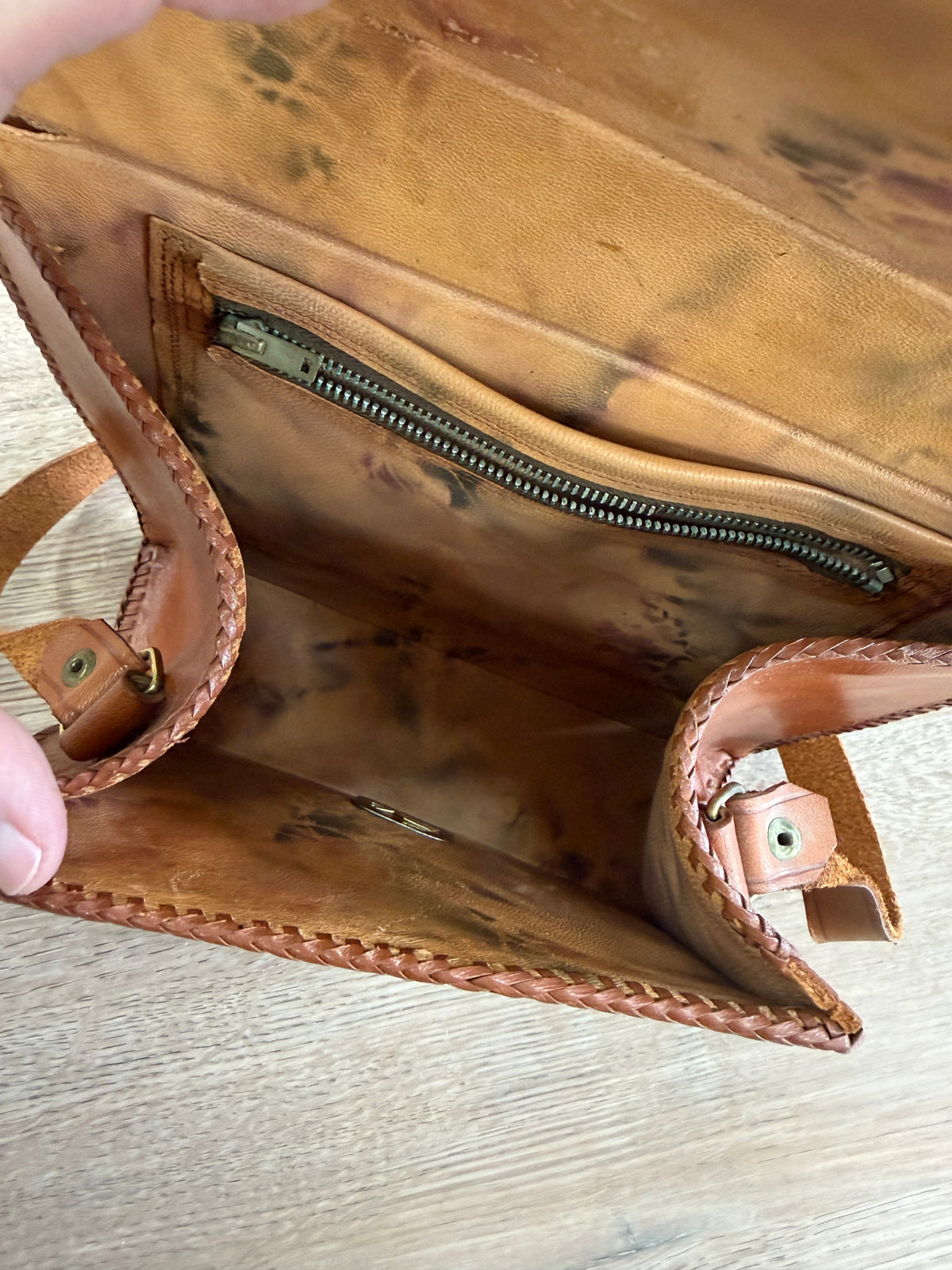 1950s - 1960s Vintage Tooled Leather Crossbody Purse