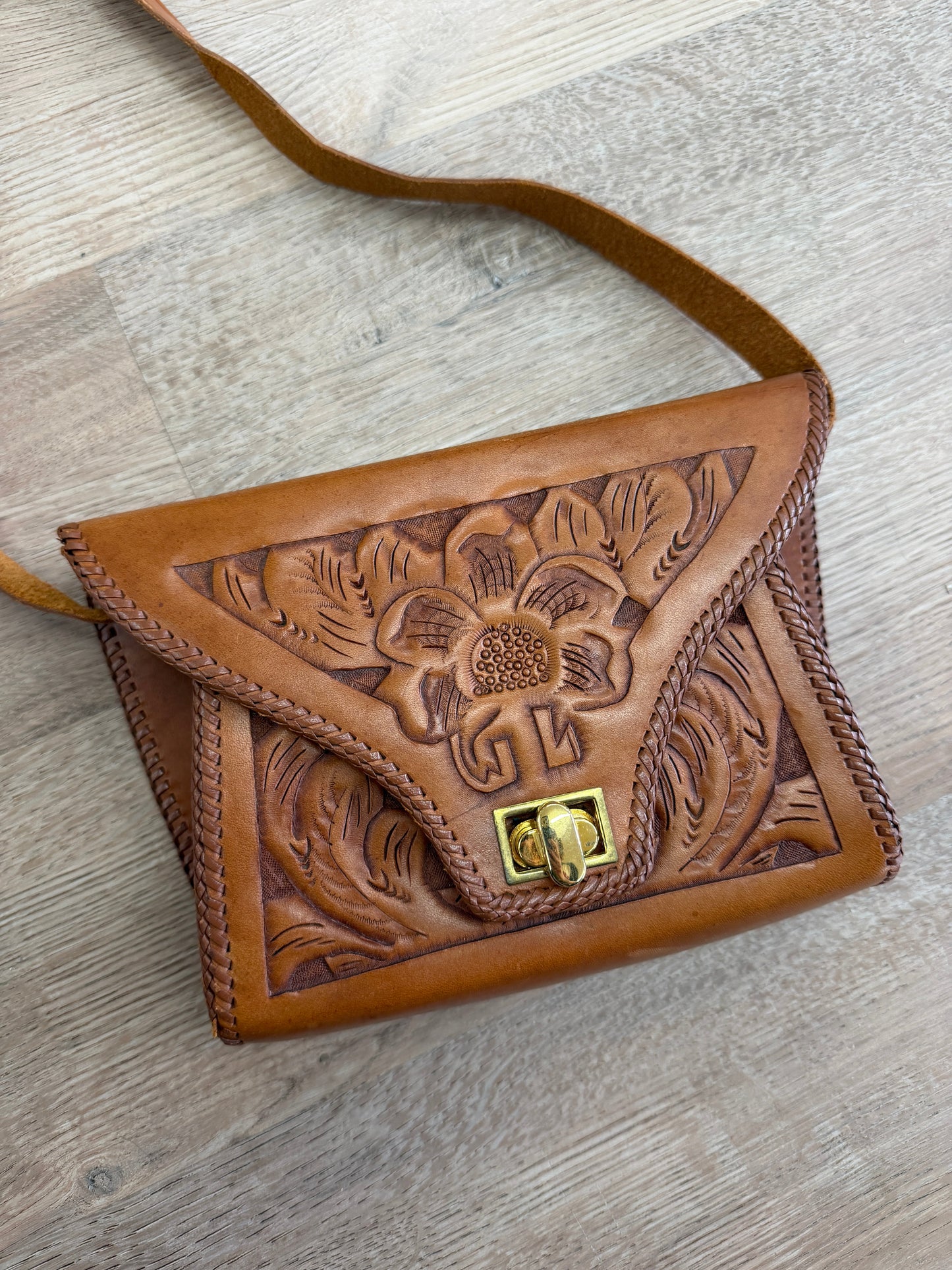 1950s - 1960s Vintage Tooled Leather Crossbody Purse