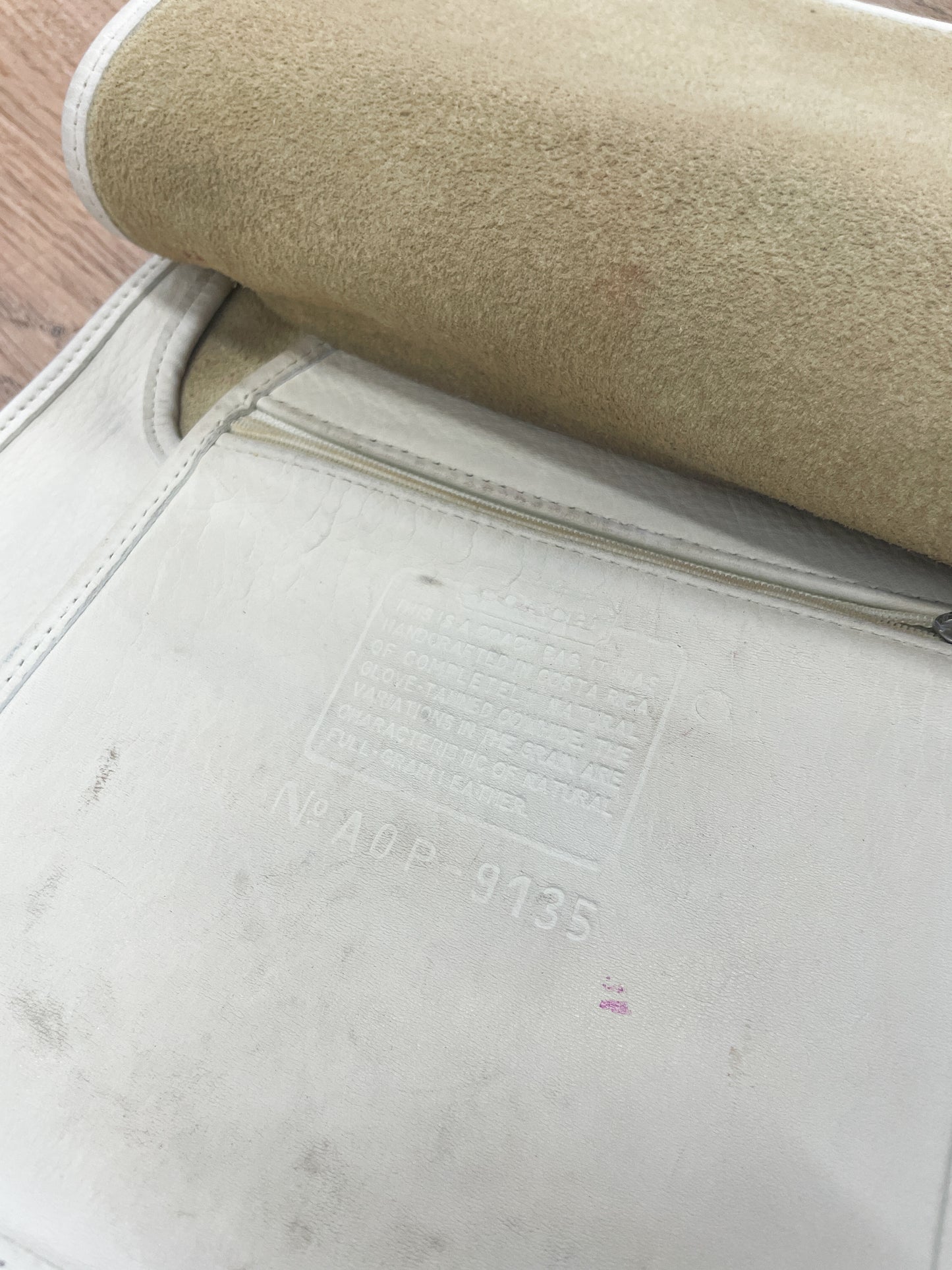 2000s Y2K COACH White Slim Hippie Flap Crossbody Purse 9135