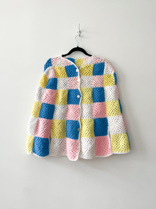 1970s Vintage Adorable Pastel Granny Square Cape