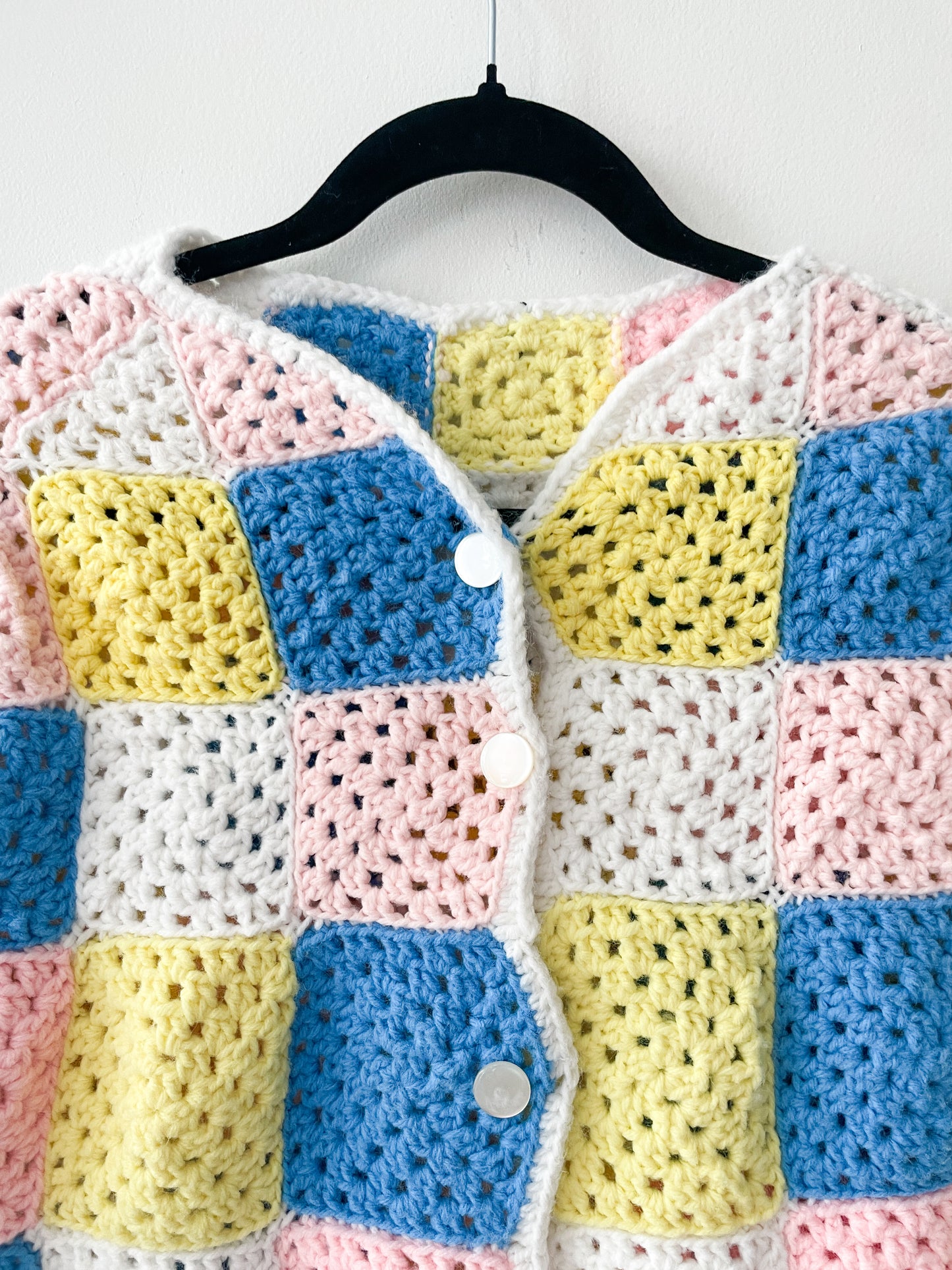 1970s Vintage Adorable Pastel Granny Square Cape