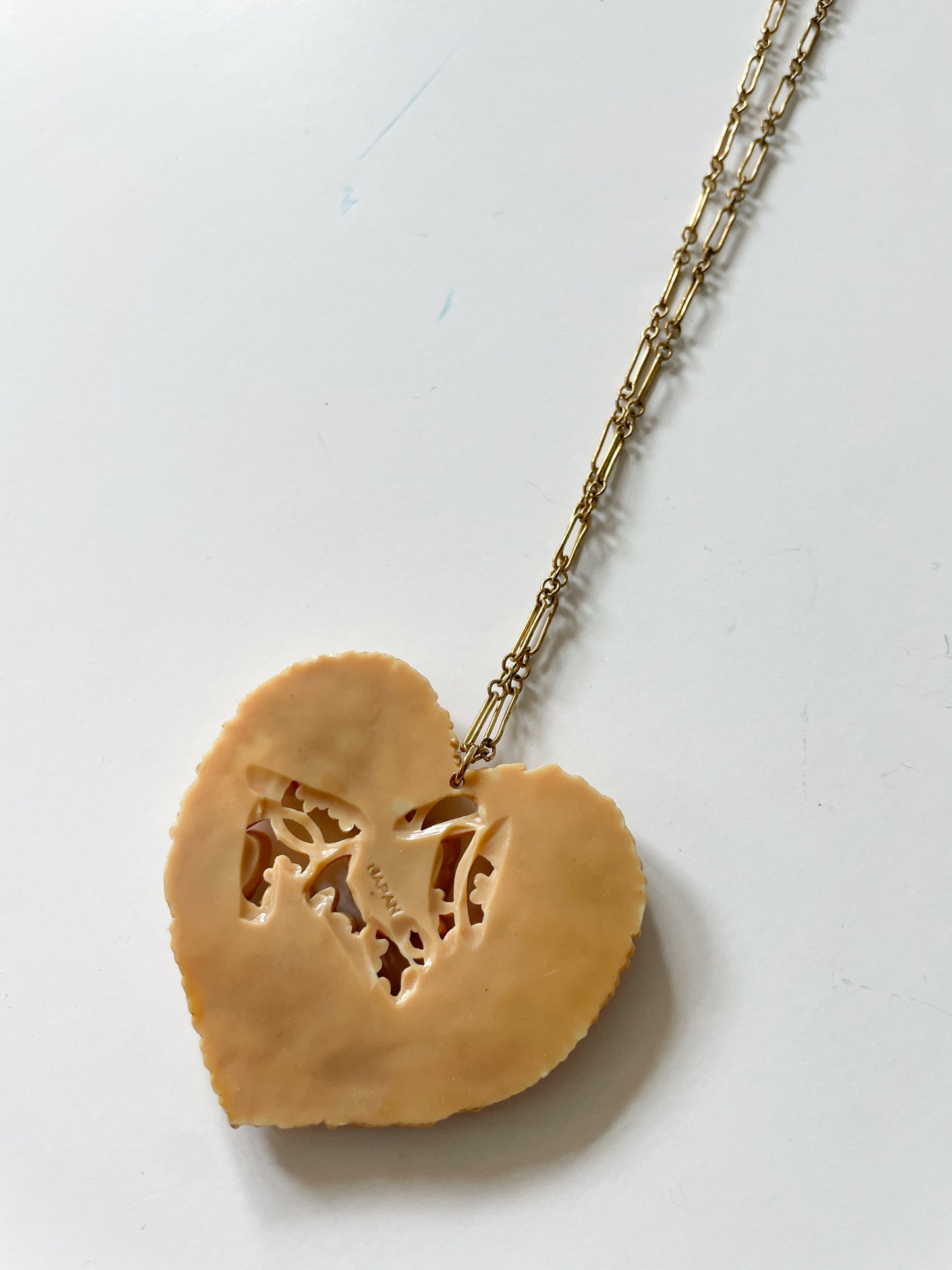 1950s Vintage Molded Plastic Flower Heart Necklace