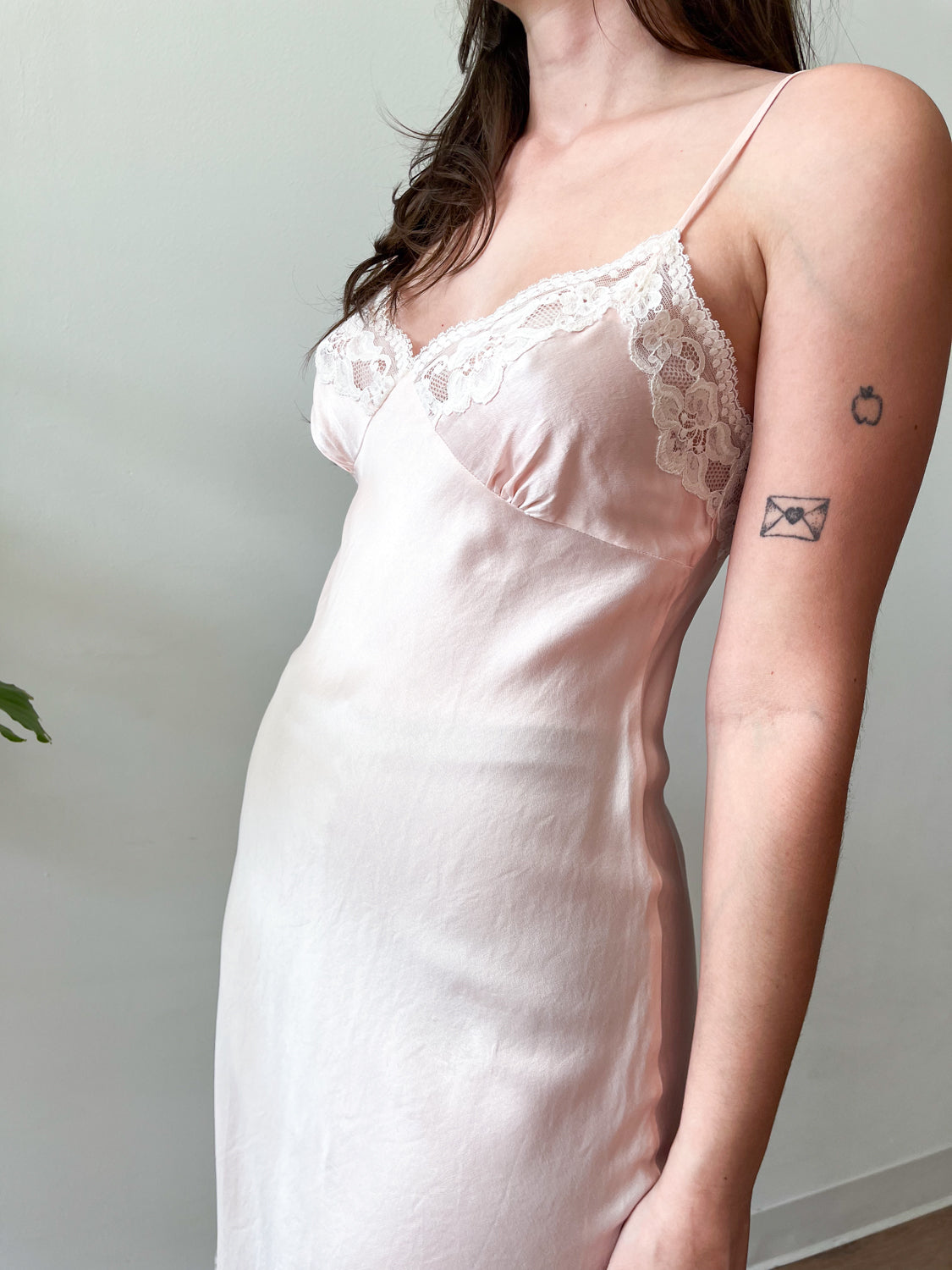 1970s Vintage Baby Pink Silk and Lace Lingerie Full Slip
