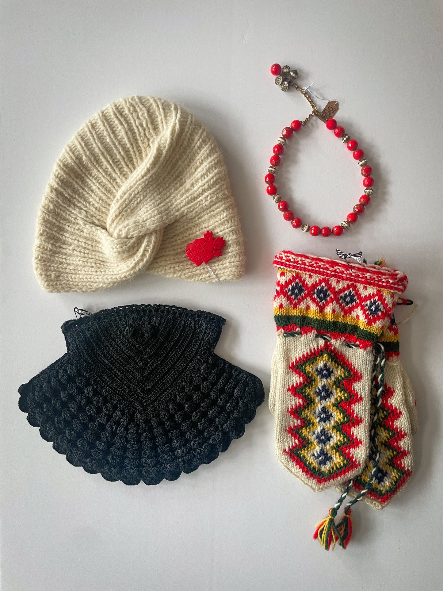 1990s Vintage Hand Knit Grey Gardens Style Cloche Cream Hat