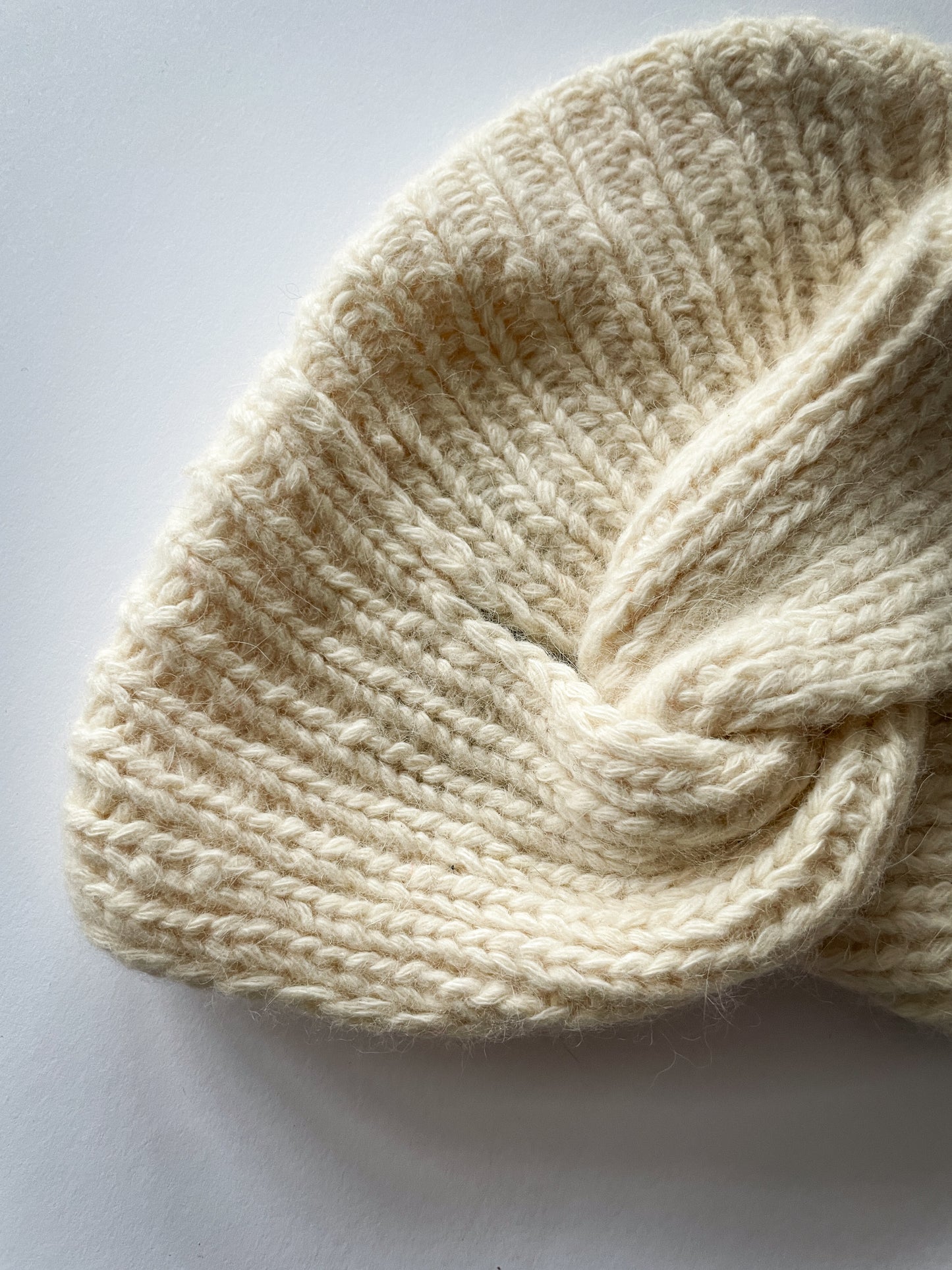 1990s Vintage Hand Knit Grey Gardens Style Cloche Cream Hat