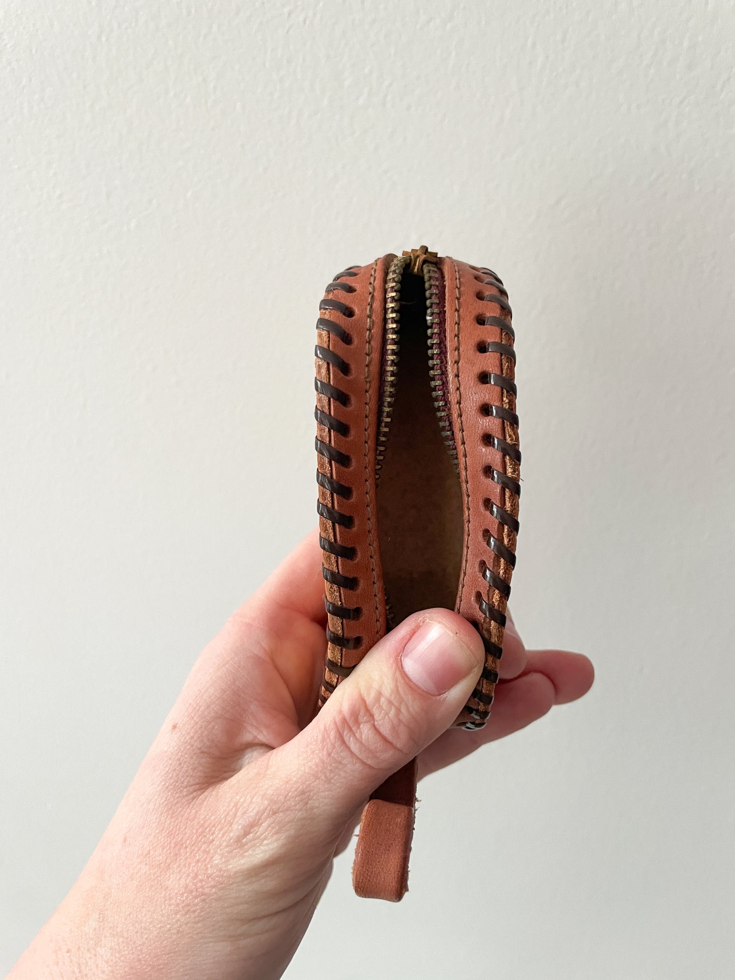 1970s Vintage Tooled Leather Zip Pouch Coin Purse