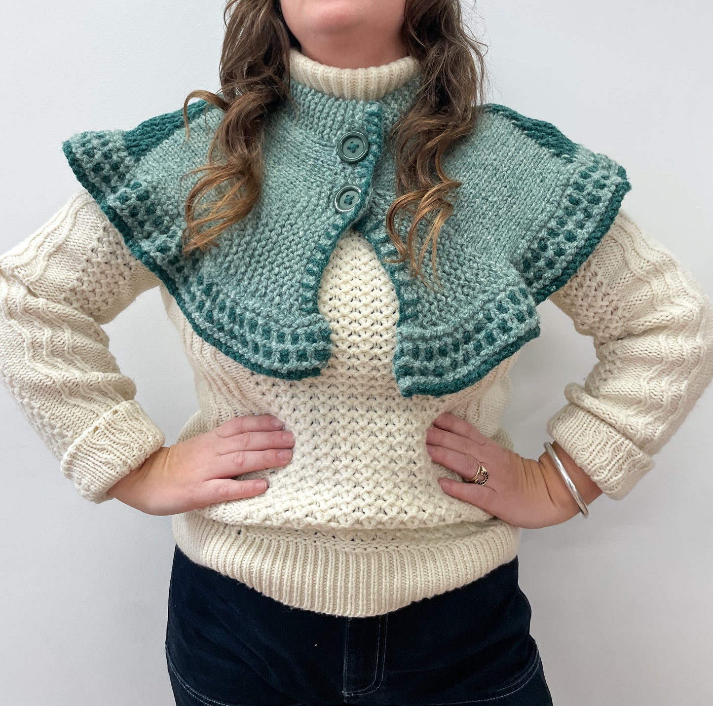1970s Handknit Green Capelet with Cute Giant Buttons