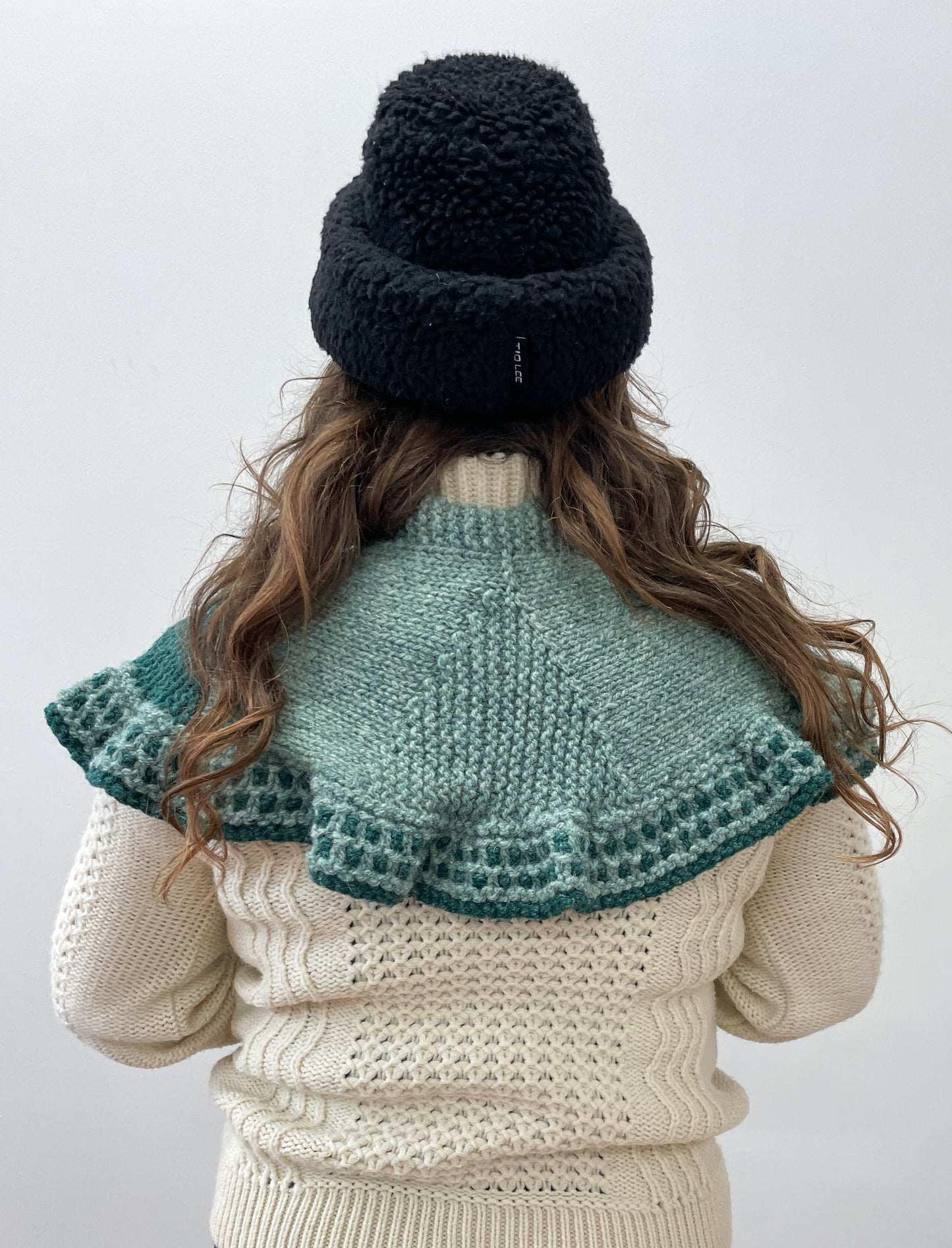 1970s Handknit Green Capelet with Cute Giant Buttons