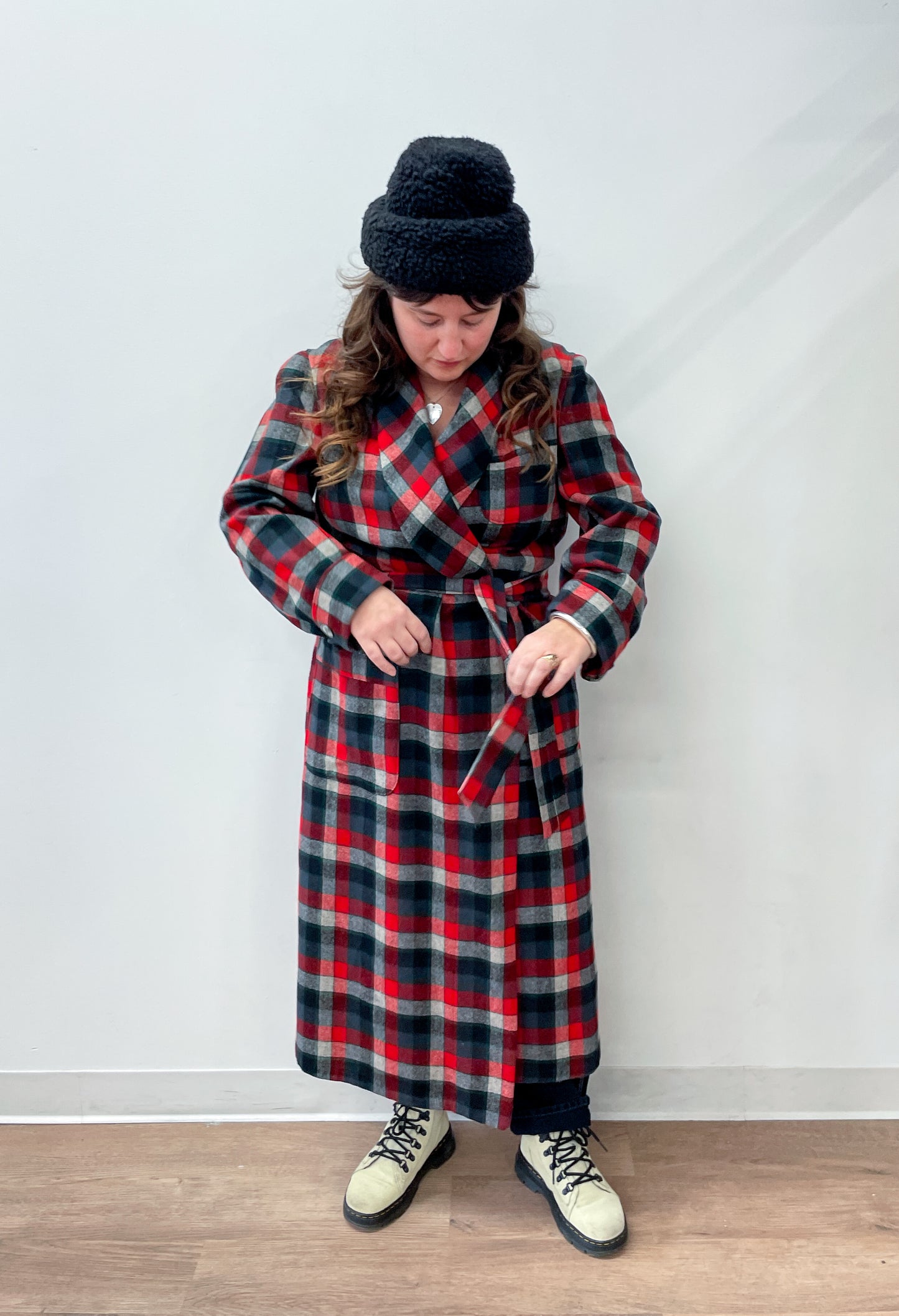 1940s - early 1950s Vintage Pendleton Woolen Mills Red Gray Wool Plaid Long Robe