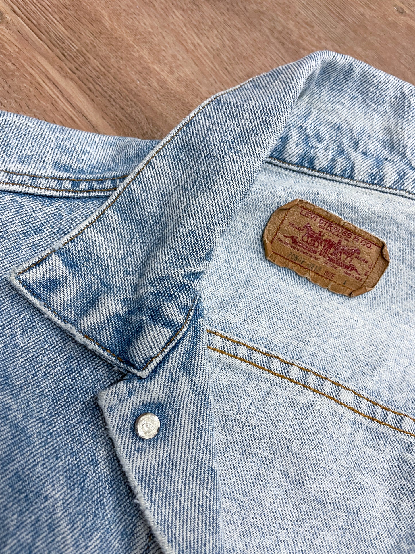 1980s - early 90s Vintage Levi's Stone Wash Light Blue Denim Trucker Jacket
