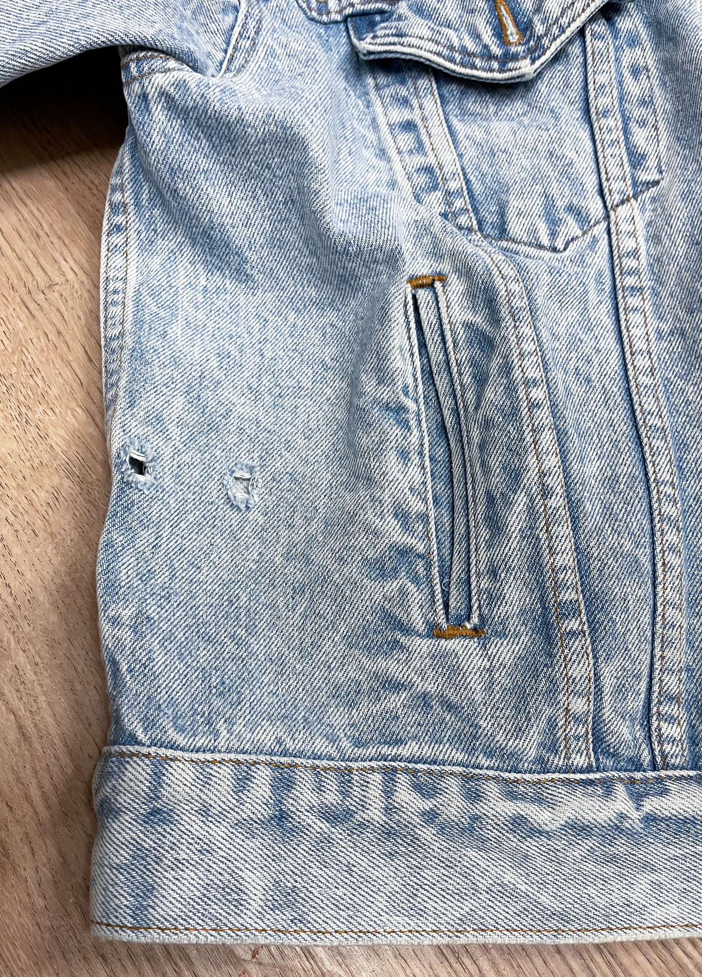 1980s - early 90s Vintage Levi's Stone Wash Light Blue Denim Trucker Jacket