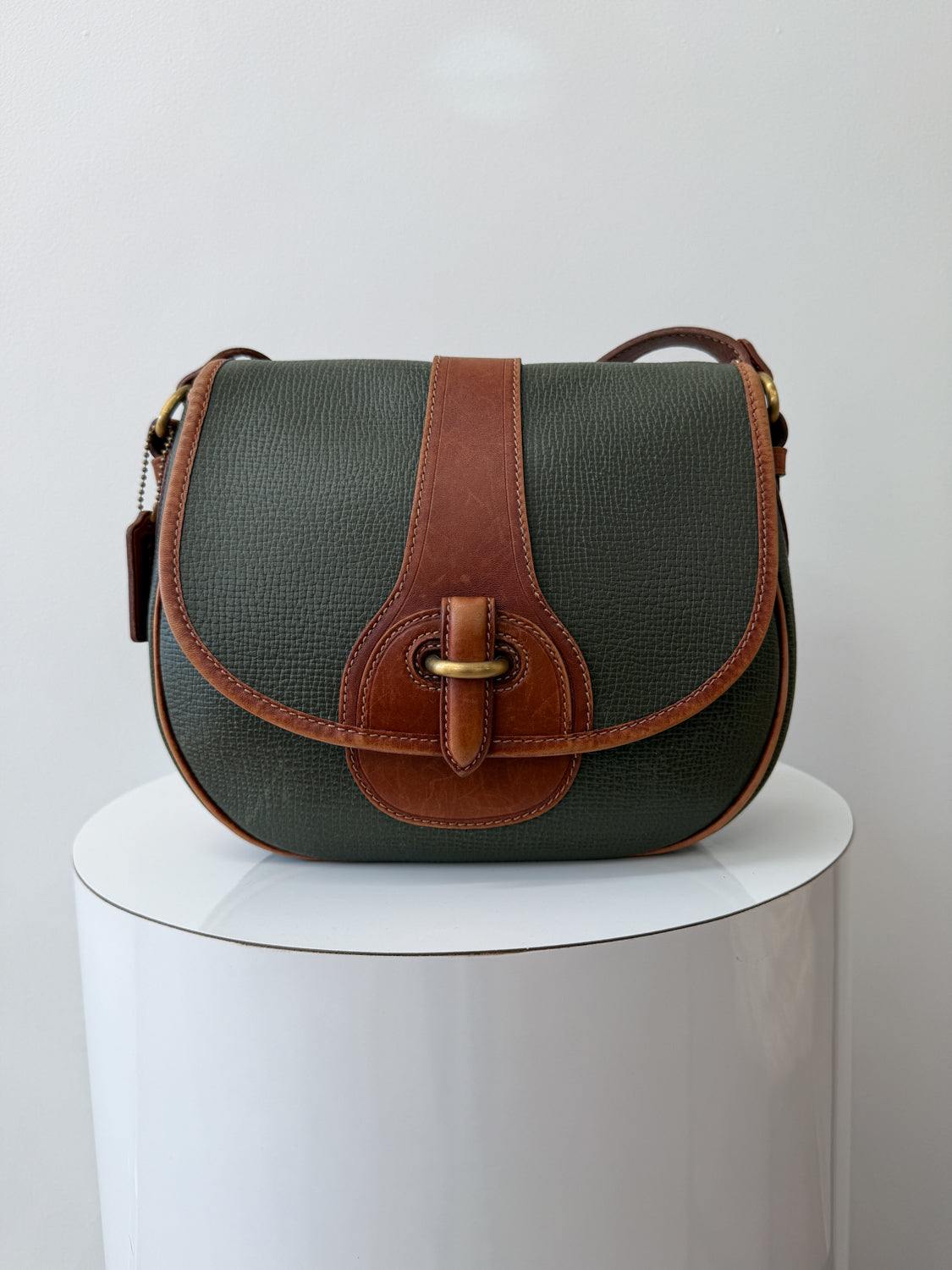 1990s Vintage COACH 4205 Lariat Bag in Green Pebble Leather - Made in Italy 1992 - RARE