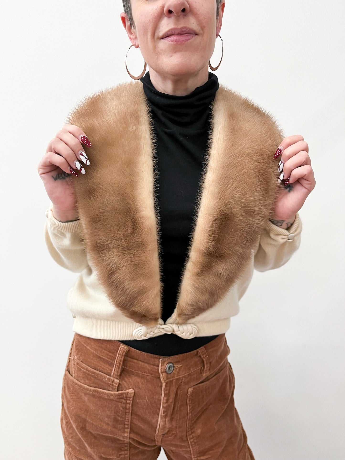 1950s Vintage Cream 100% Pure Virgin Cashmere Cardigan with Mink Collar