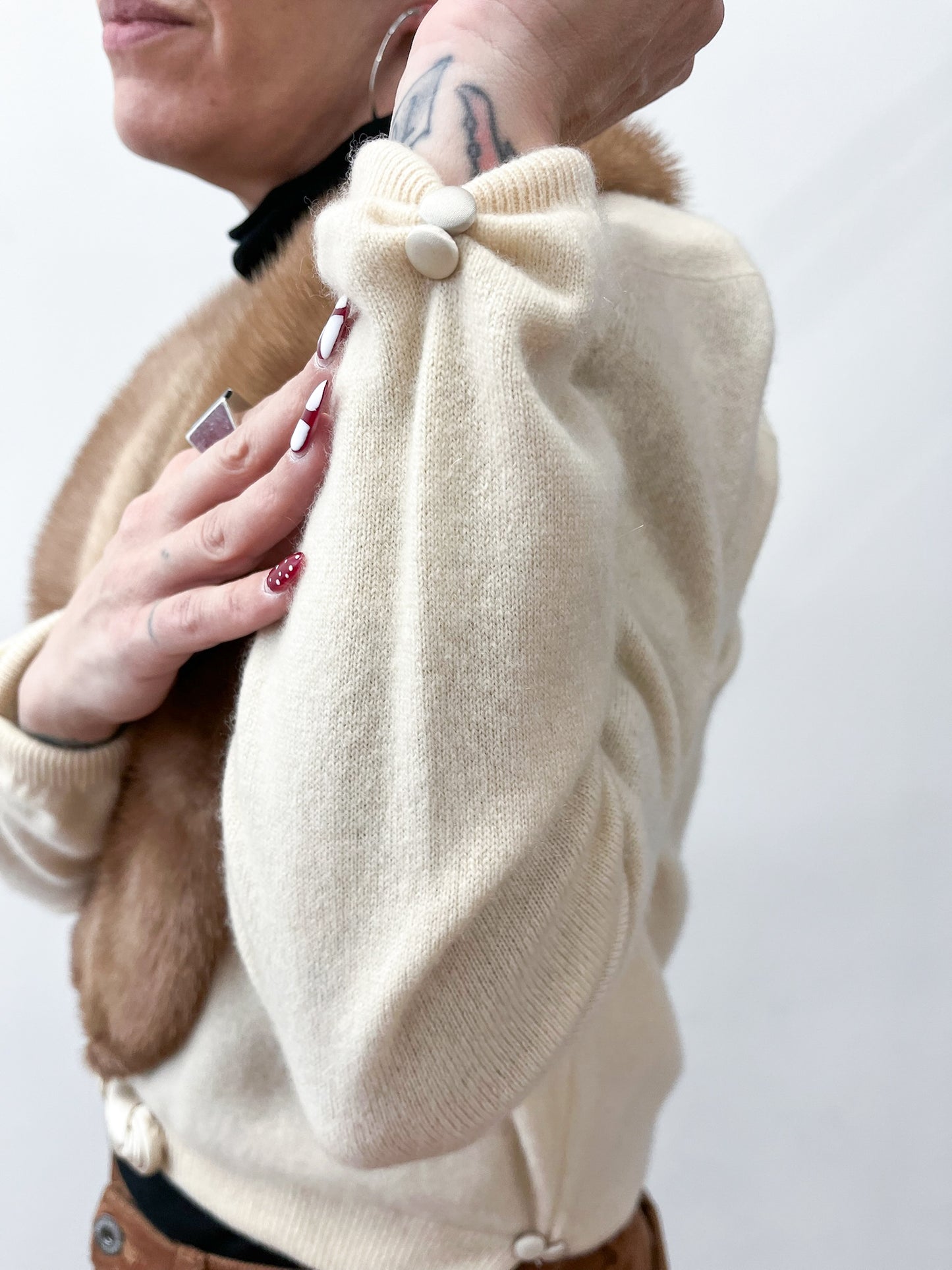 1950s Vintage Cream 100% Pure Virgin Cashmere Cardigan with Mink Collar